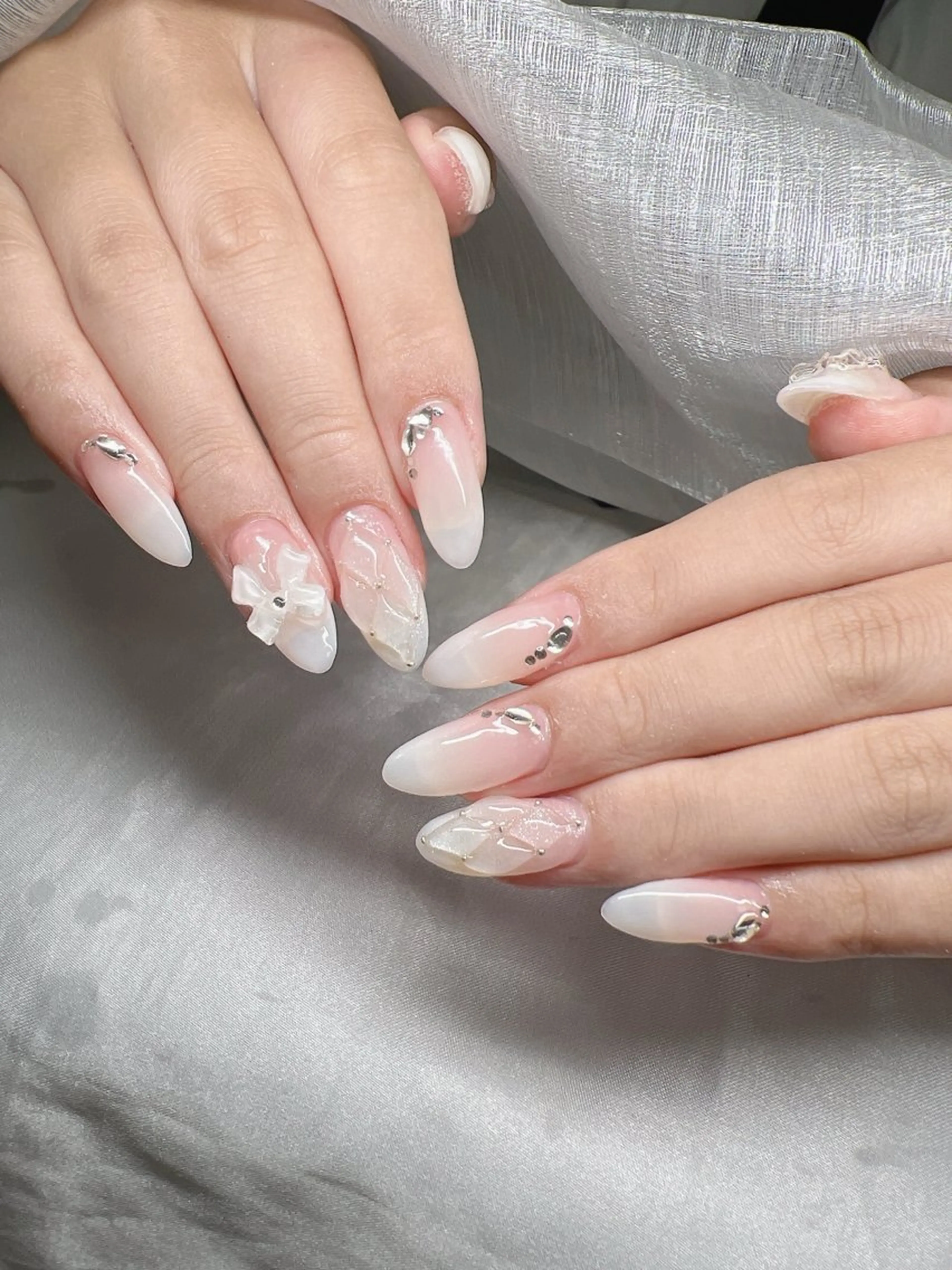 ネイル 長さ出し グラデーション 卒業式 キラキラネイル マグネットネイル ハンドネイル Lee Nailsのネイルデザイン