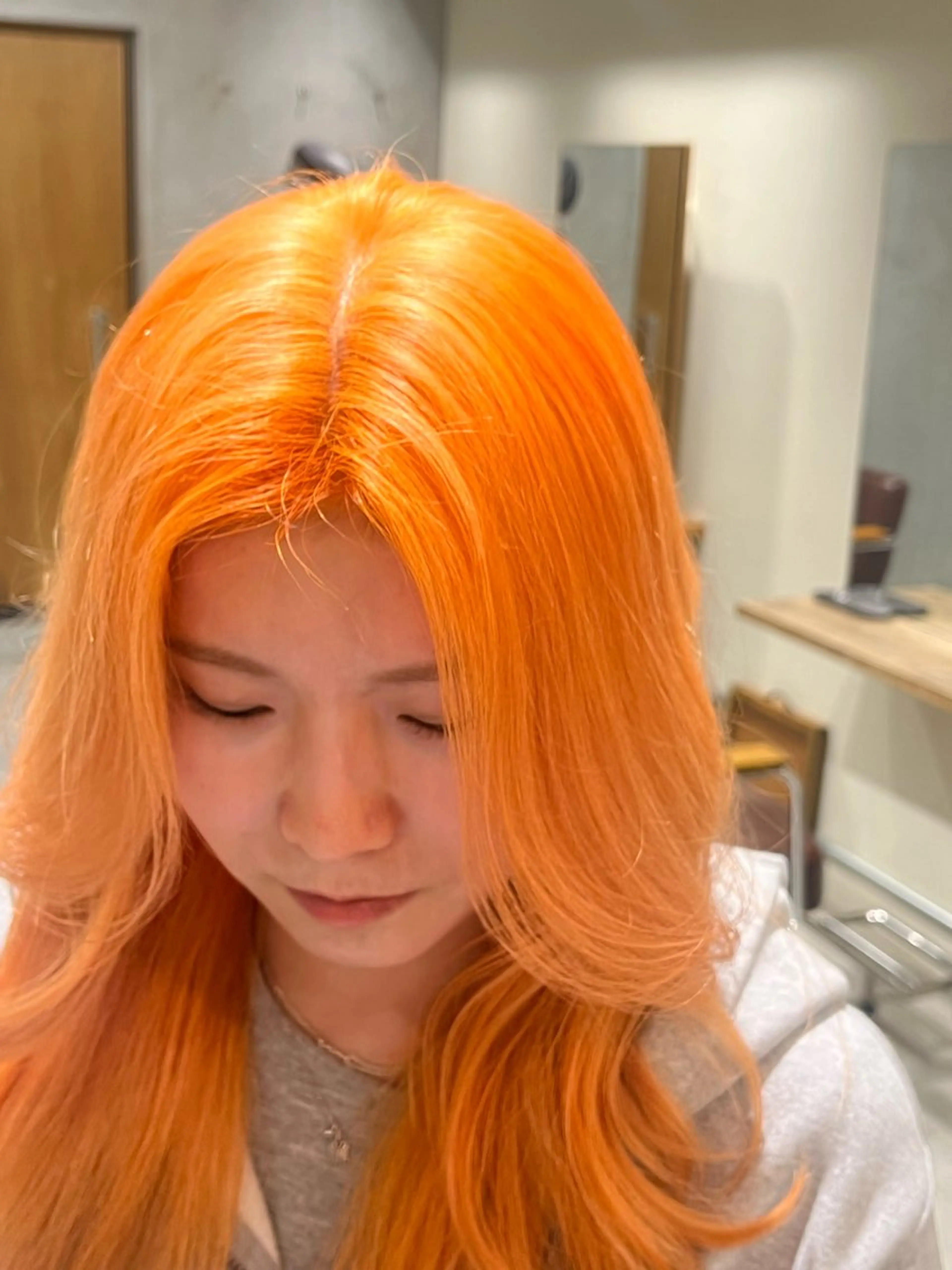 ロング カラー ブリーチ ダブルカラー カット ヘアカラー 🦮shiori アイドルオタク🦮のヘアスタイル