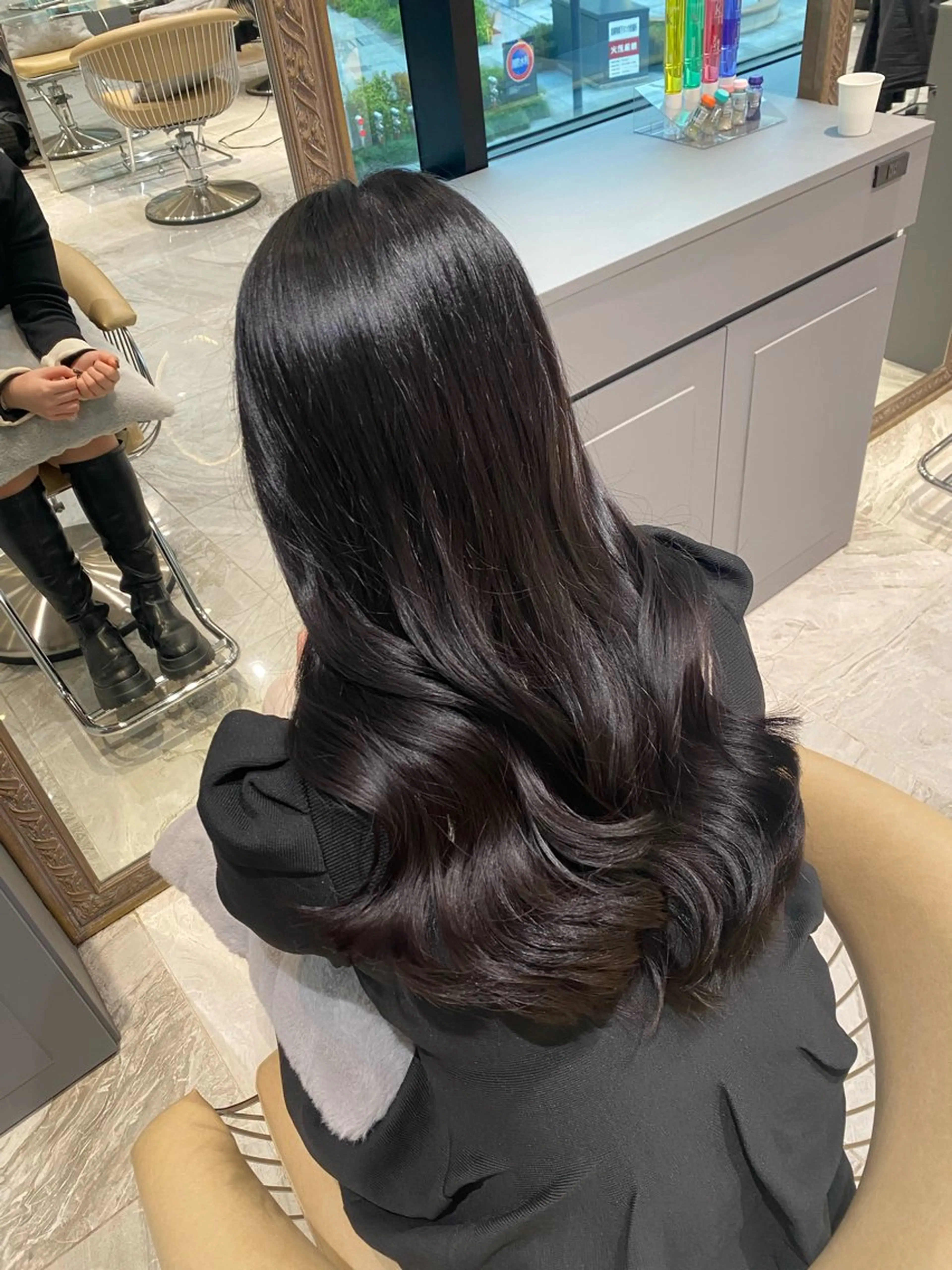 ロング カラー ヘアカラー トリートメント 顔周り\エクステ\ 透明感カラー\まりんのヘアスタイル