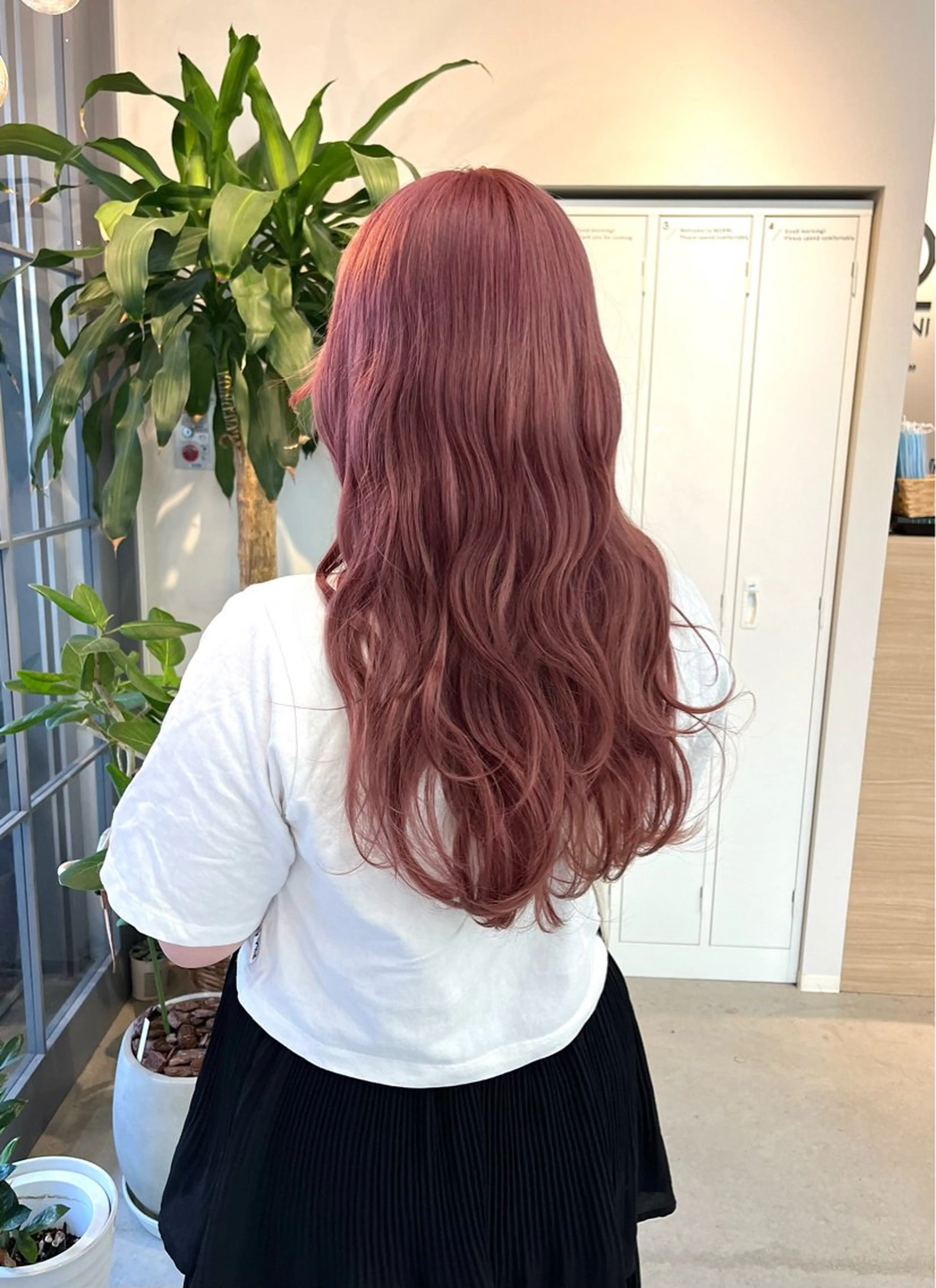 ロング カラー ベージュカラー ブリーチ ピンクカラー ピンクベージュ MORNI所属・神原 茉依🩰🪩のヘアスタイル