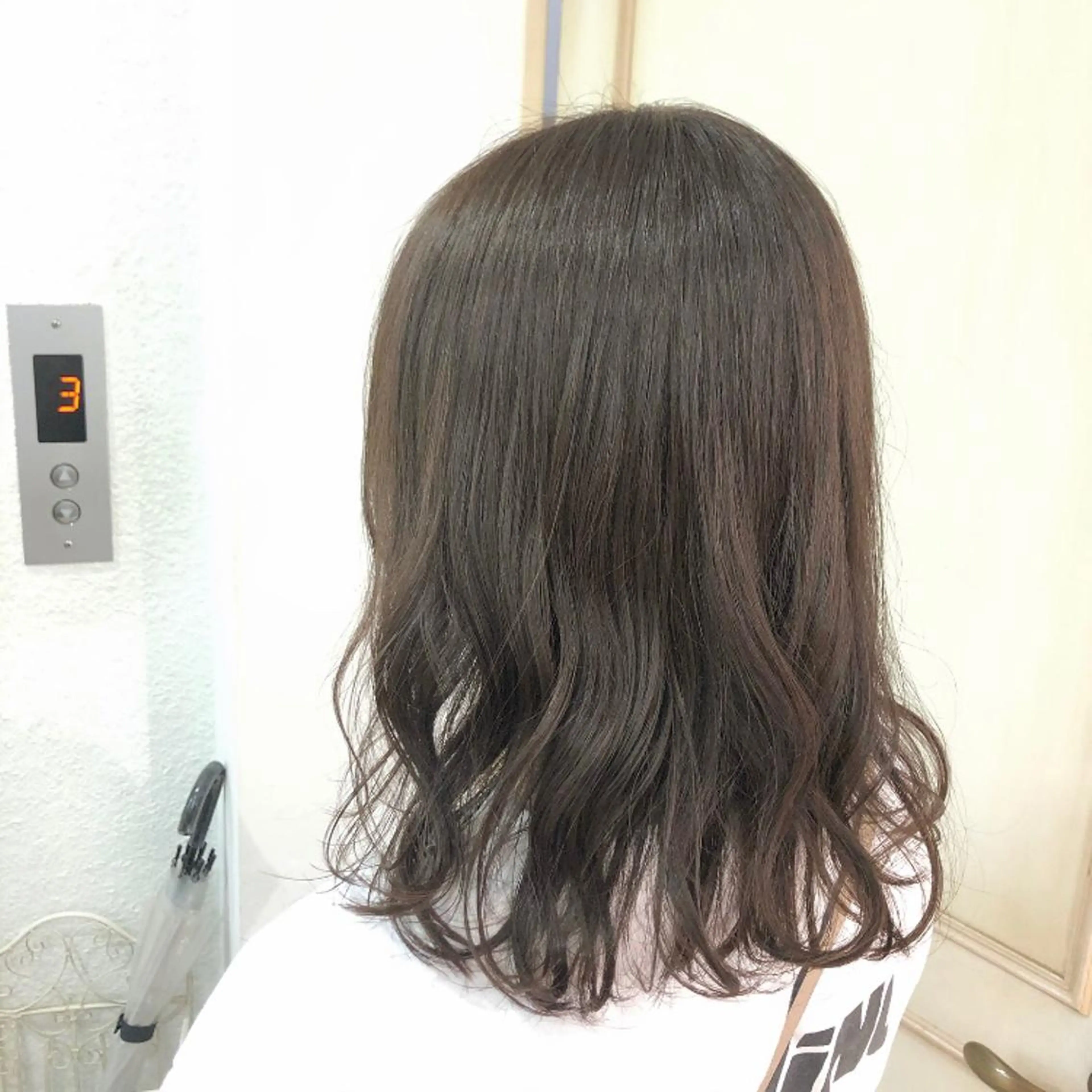 ミディアム カラー TRENCH　相澤 果歩のヘアスタイル