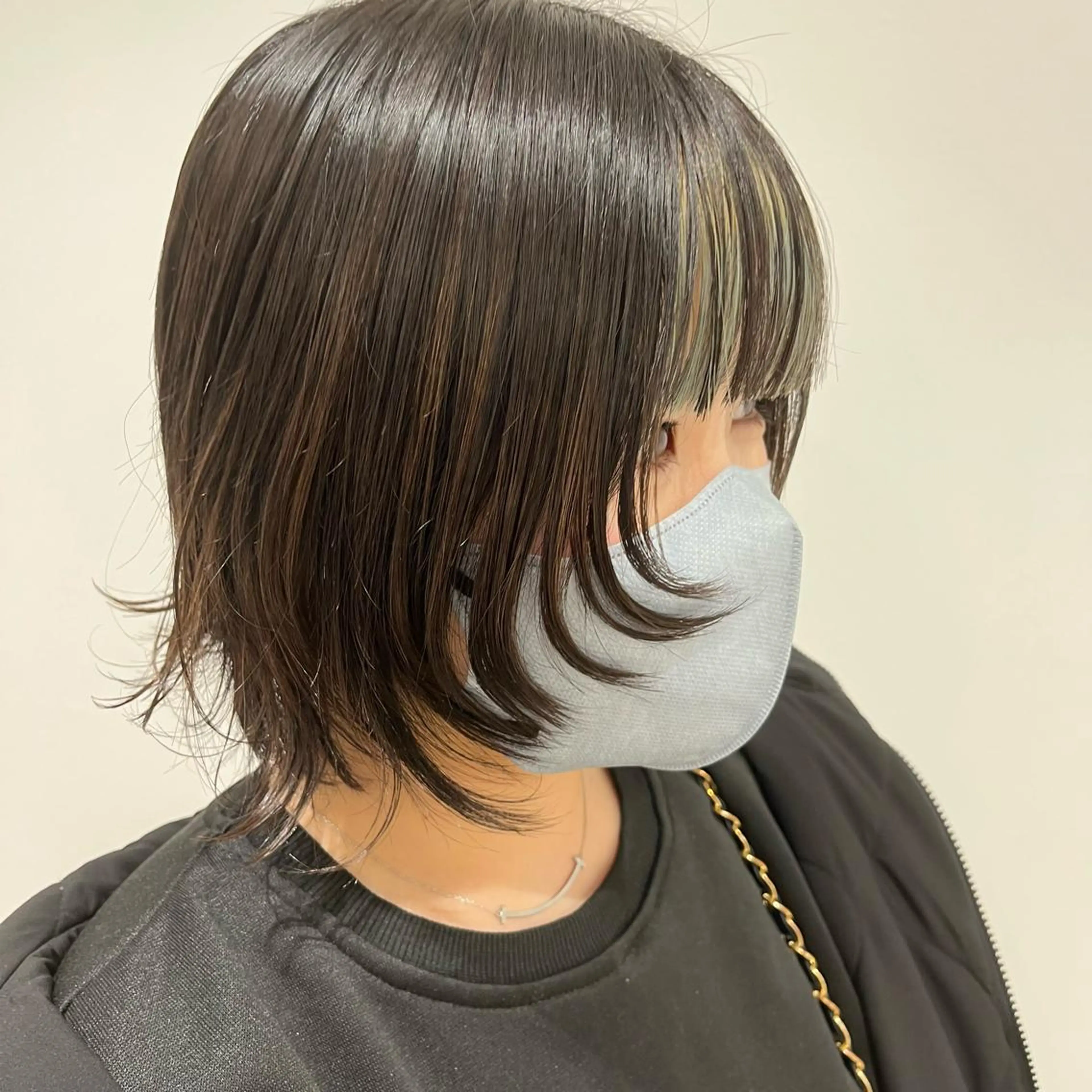 ショート 顔まわりレイヤー 顔周りカット レイヤーカット 🐺ウルフ× ハイトーン🐺MOEのヘアスタイル