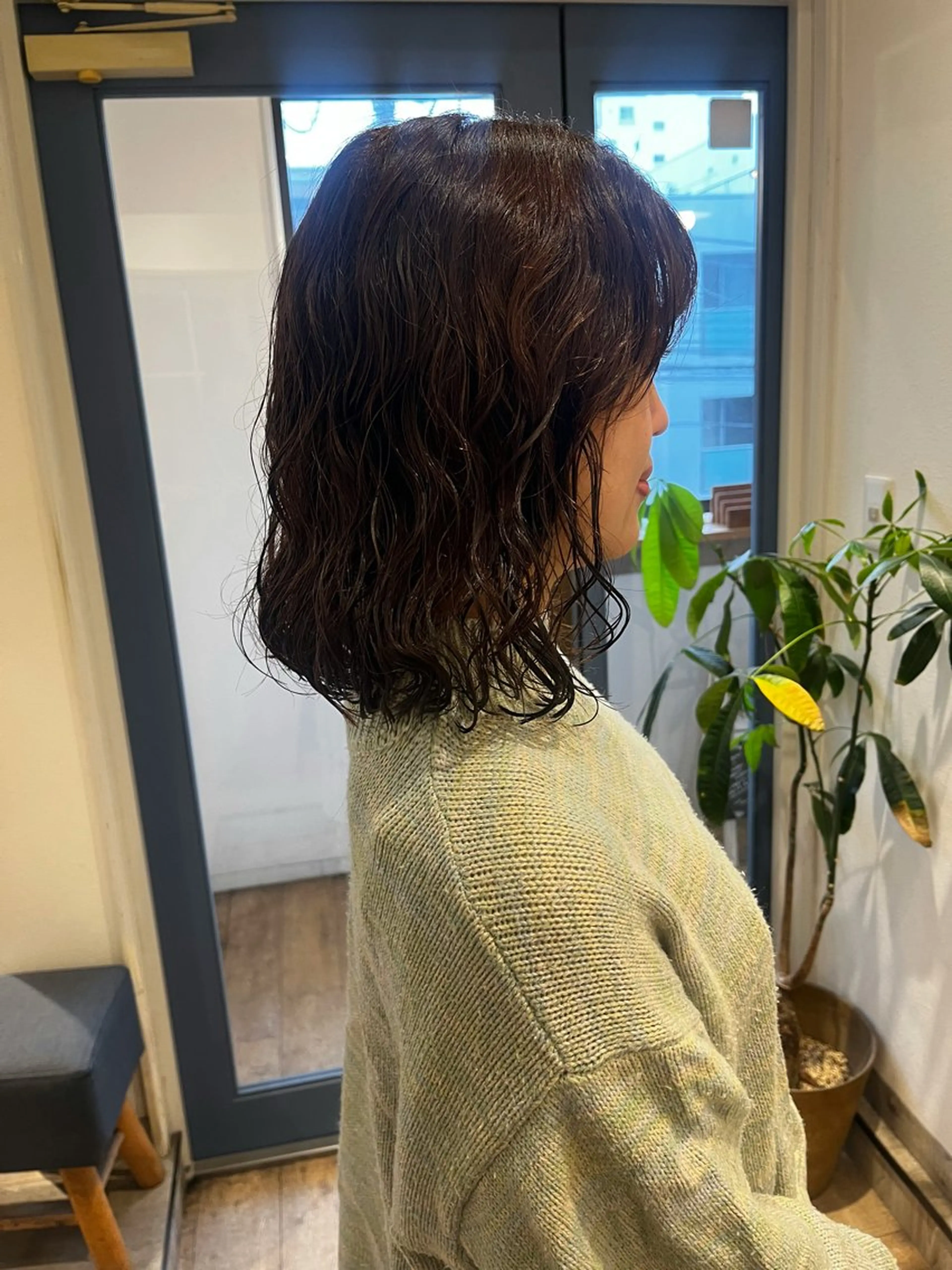 ミディアム カラー パーマ ミディアムパーマ カット ヘアカラー パーマ トリートメント 上品な暖色/丸みボブ Chie🪷のヘアスタイル