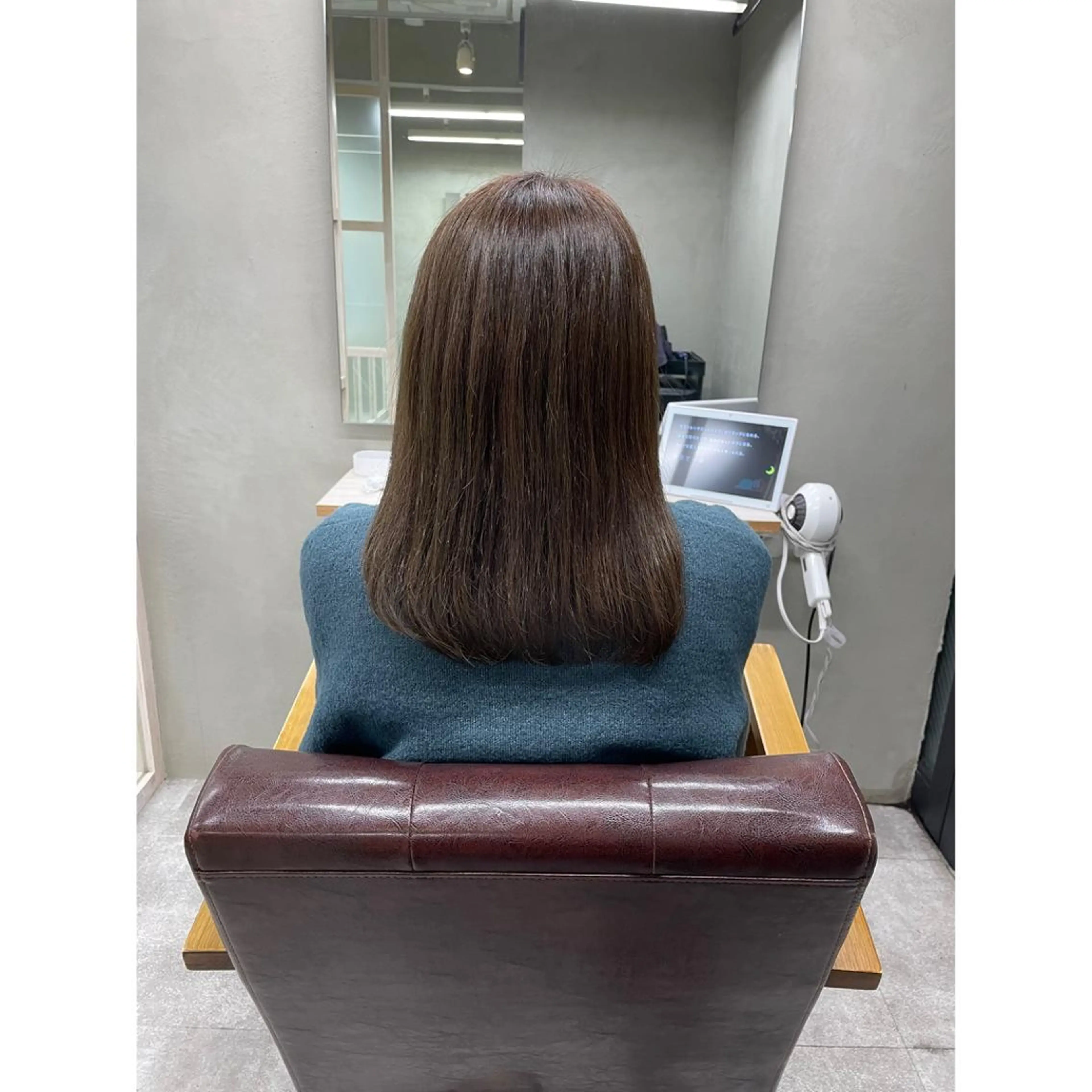 セミロング カラー カット ヘアカラー ｔｏｃｃａ /ｅｒｉのヘアスタイル