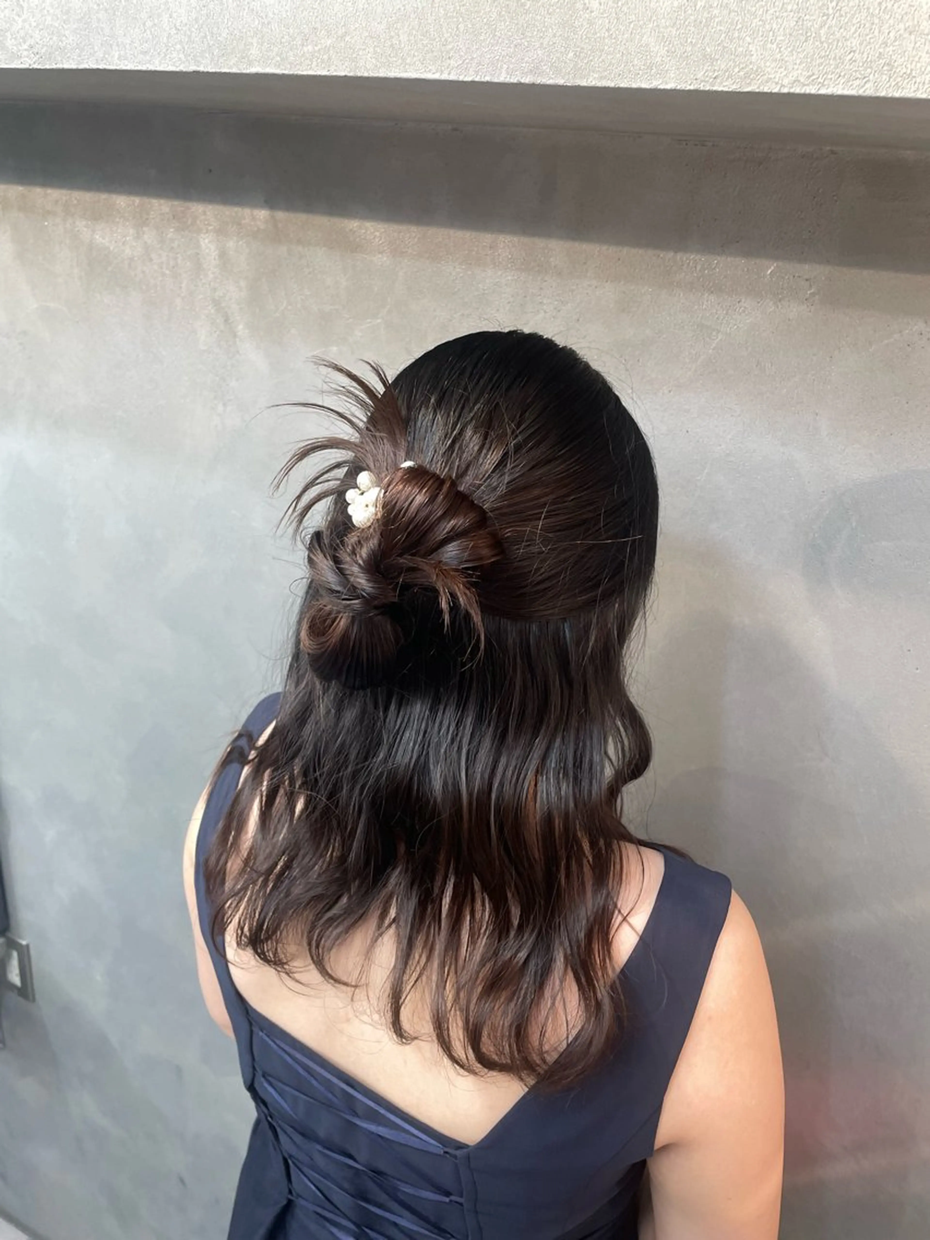 セミロング ヘアアレンジ ハーフアップ 結婚式・ブライダル TNB TOKYO所属・Insta 指名 No.1KURUMIのヘアスタイル