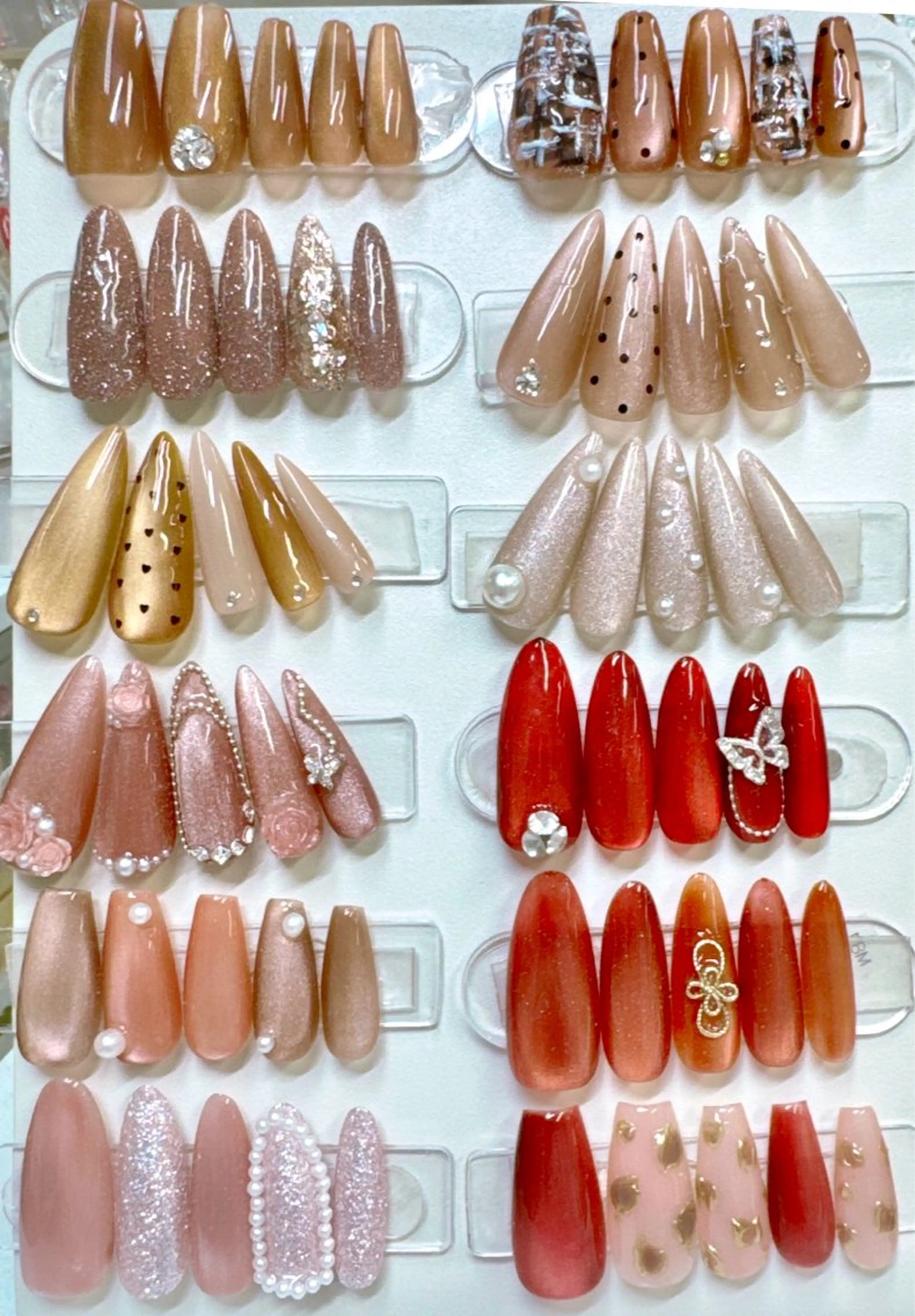ネイル ボルドー ドット フットネイル フレンチネイル ジェルネイル ハンドネイル クイーンズネイル銀座所属・Queeens nailのネイルデザイン