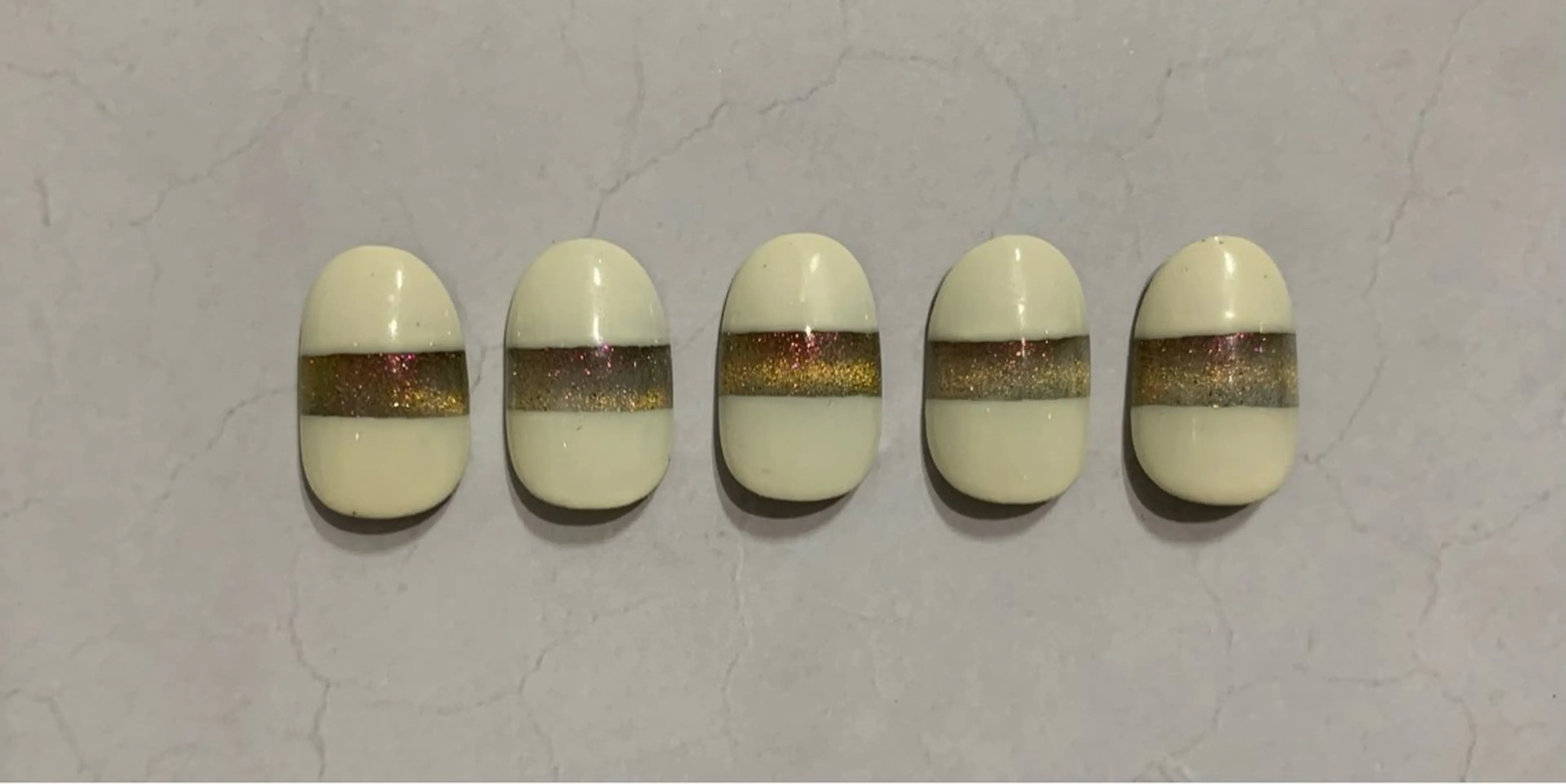 ネイル シンプルネイル BeColorful新宿所属・co nai_lのネイルデザイン