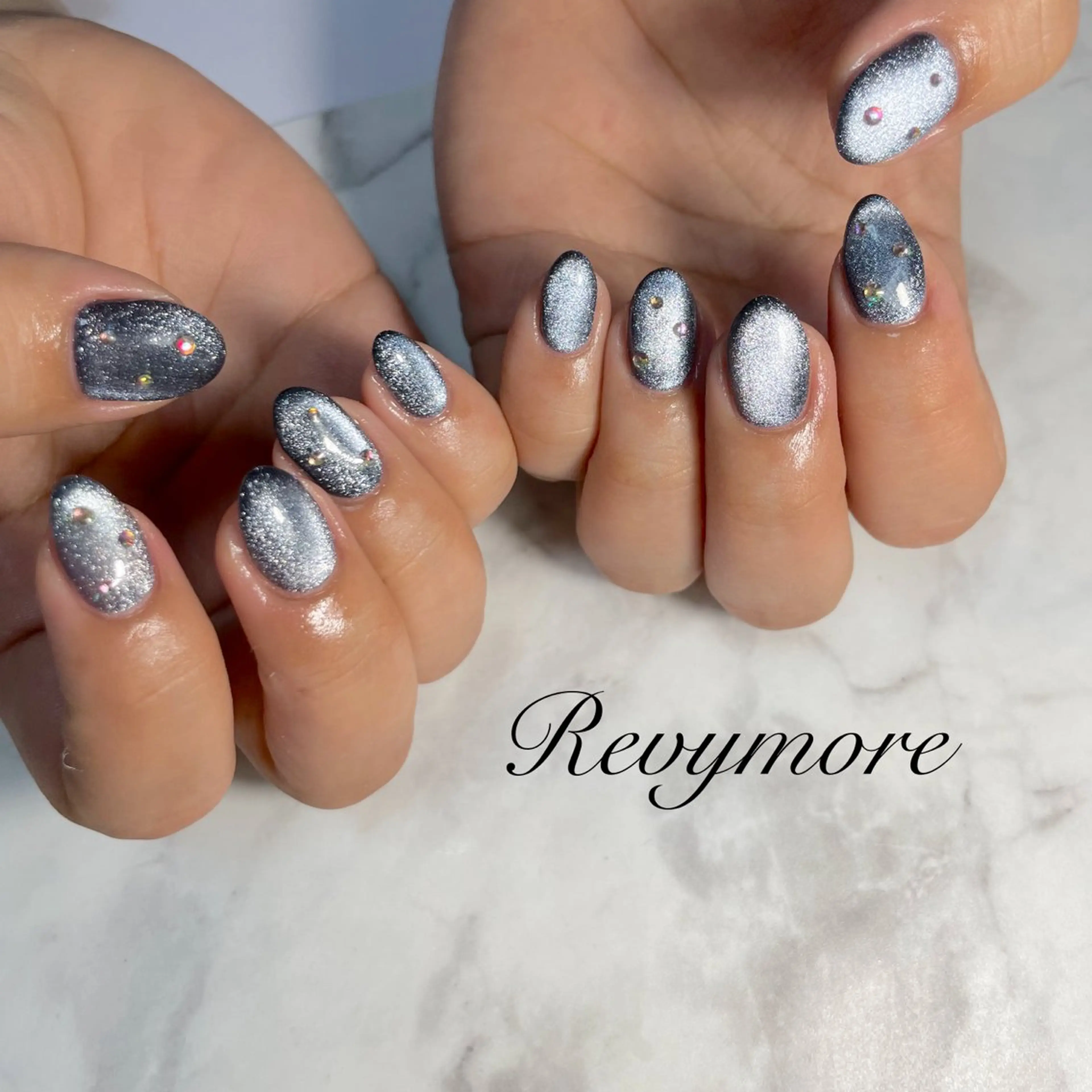 ネイル フラッシュネイル フラッシュマグ ジェルネイル キラキラネイル 韓国ネイル nail salon Revymore所属・nail salon Revymoreのネイルデザイン