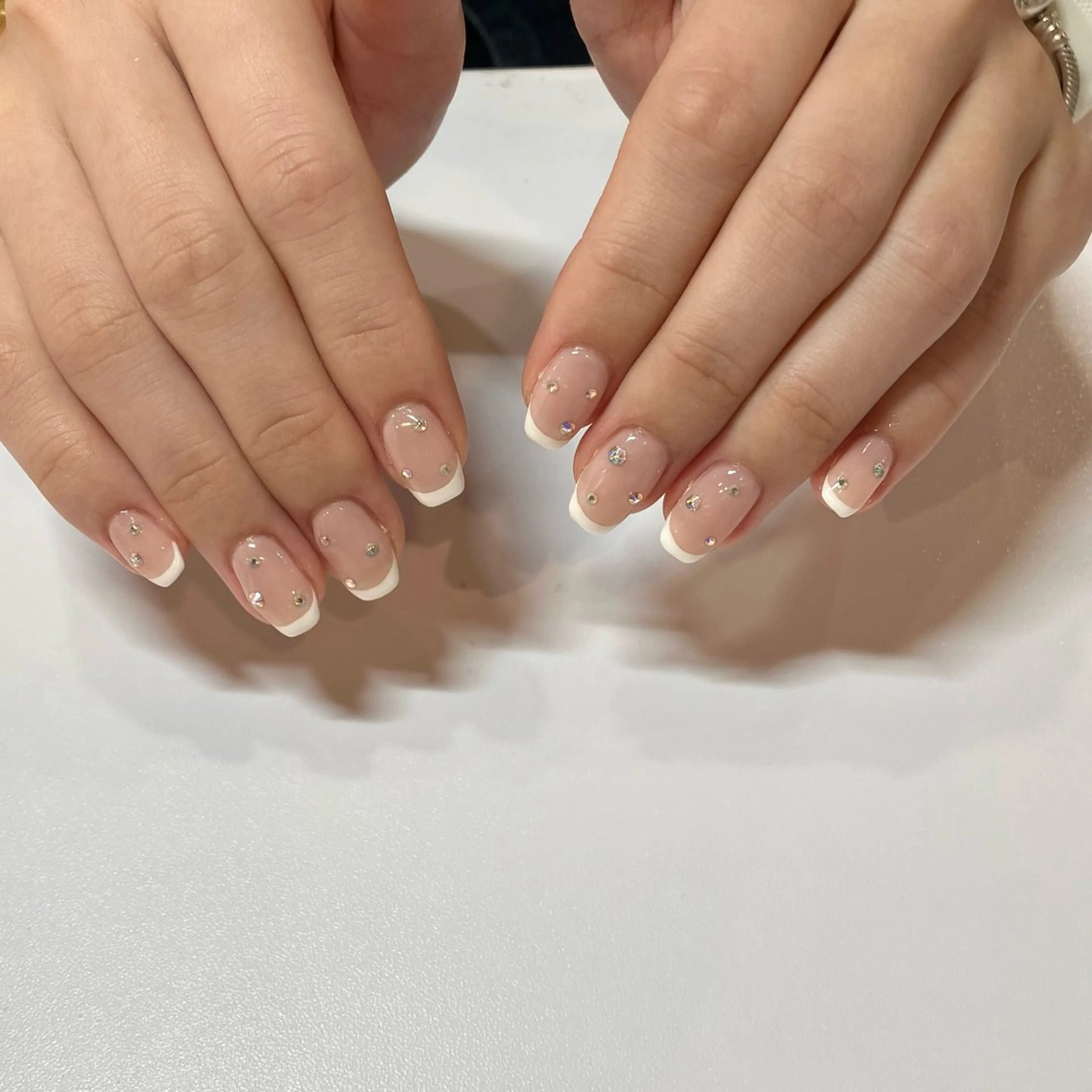 ネイル フレンチネイル ガーリー ハンドネイル Take Manaのネイルデザイン