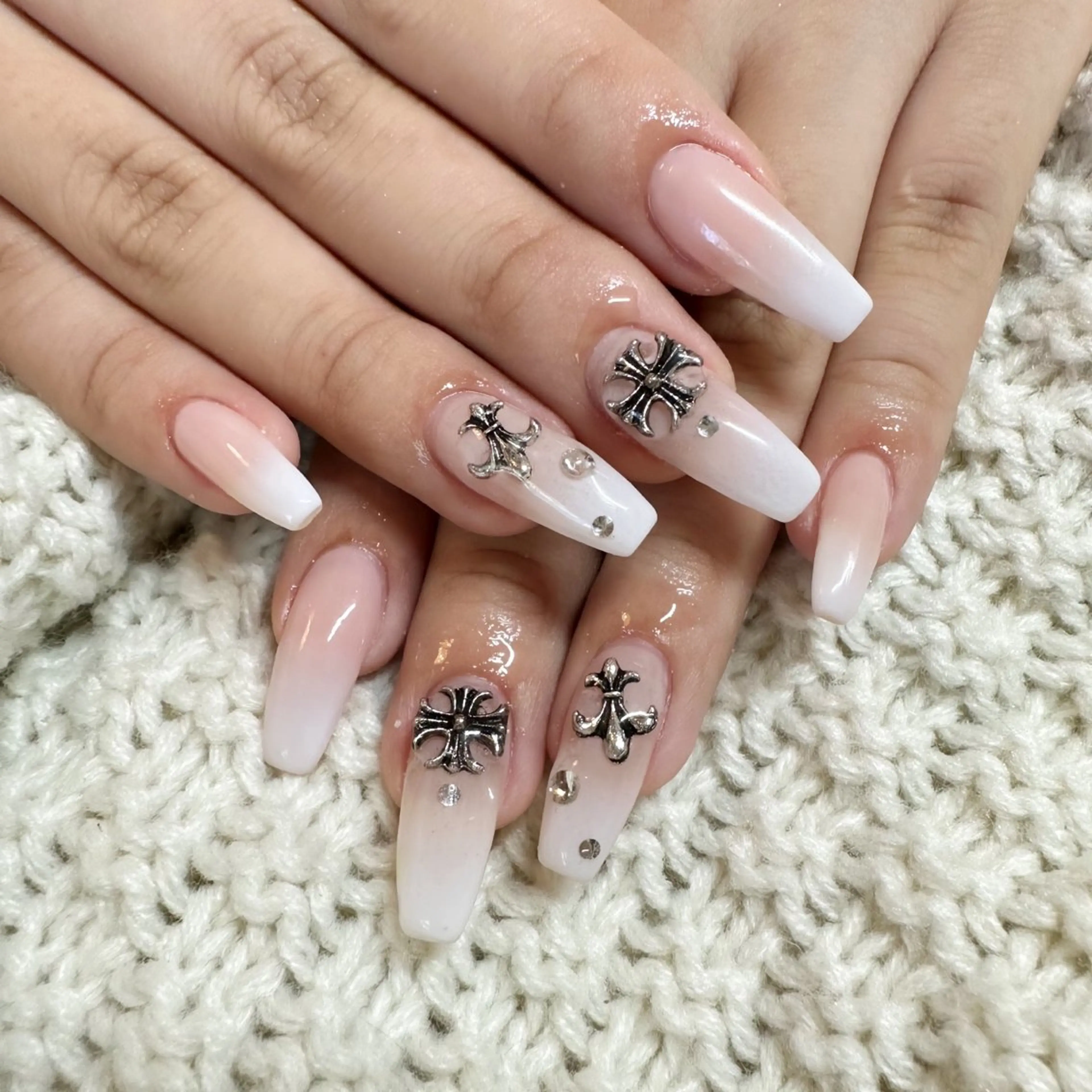 ネイル BINEL REINAのネイルデザイン