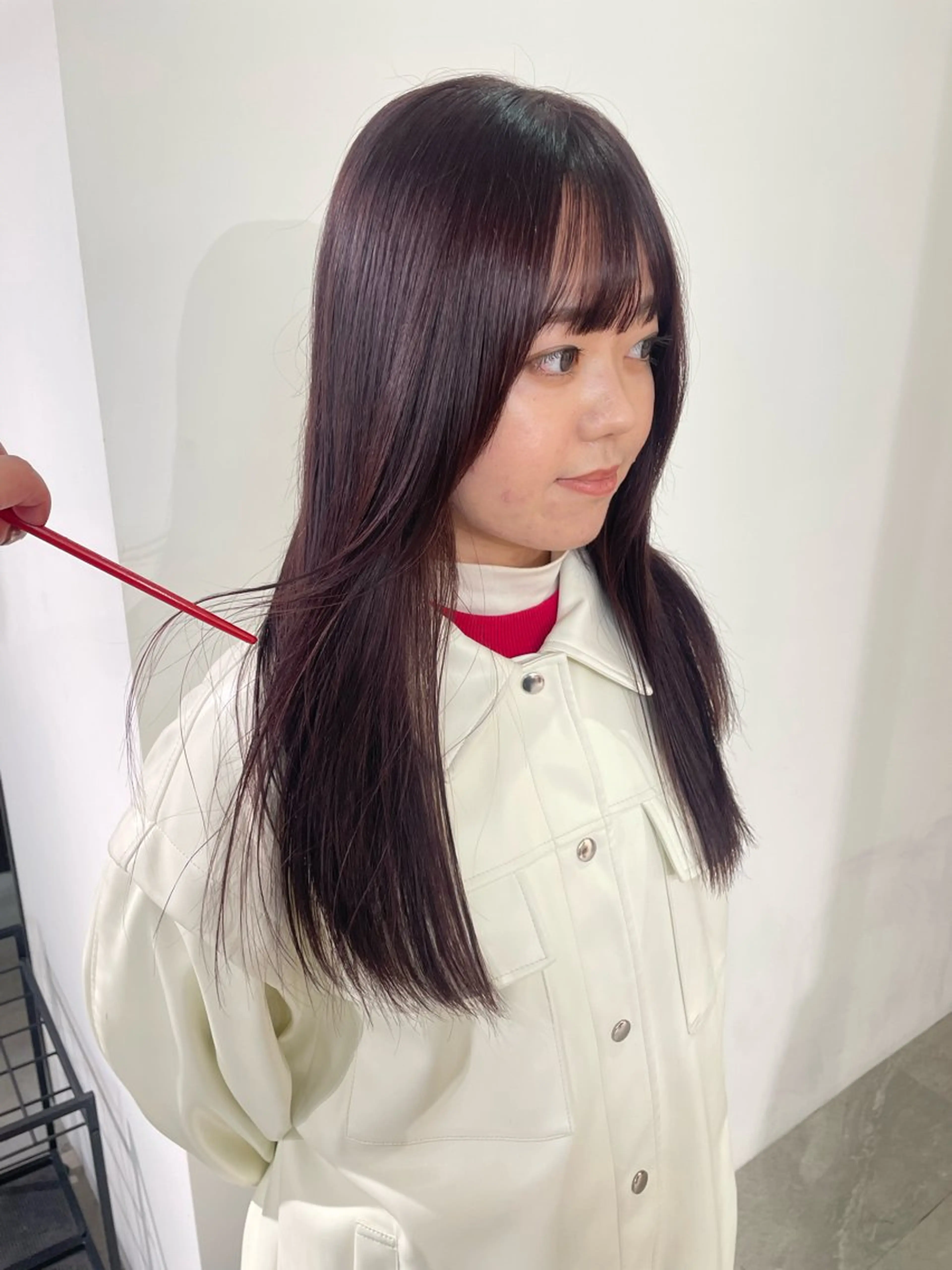 セミロング カラー ベージュカラー ブリーチ ボルドーカラー ブラウンカラー ダブルカラー ヘアカラー トリートメント MIU/ルーツカラー ボブ/顔周りレイヤーのヘアスタイル