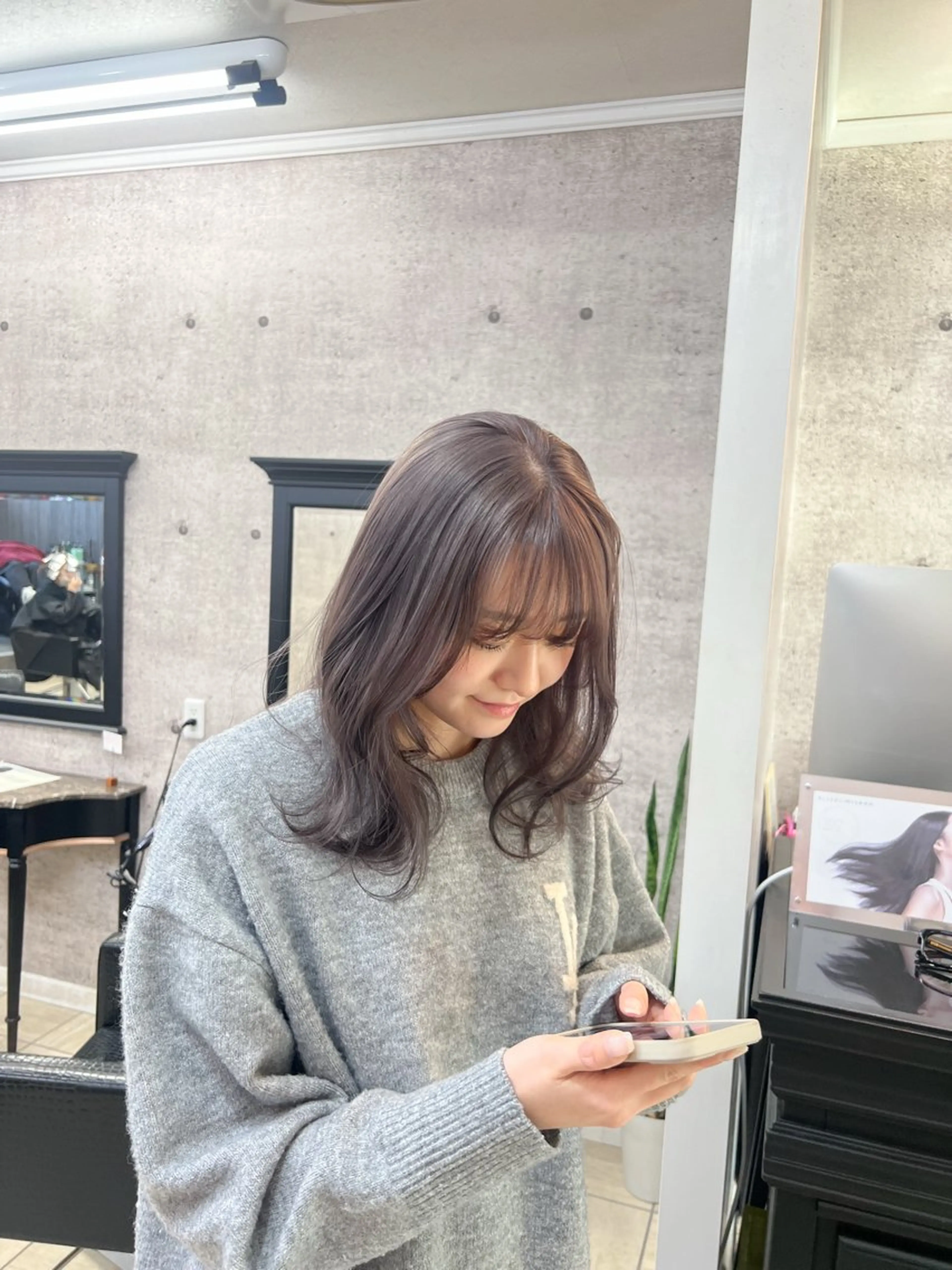 ミディアム カット ヘアカラー トリートメント MAYU / Raf.のヘアスタイル
