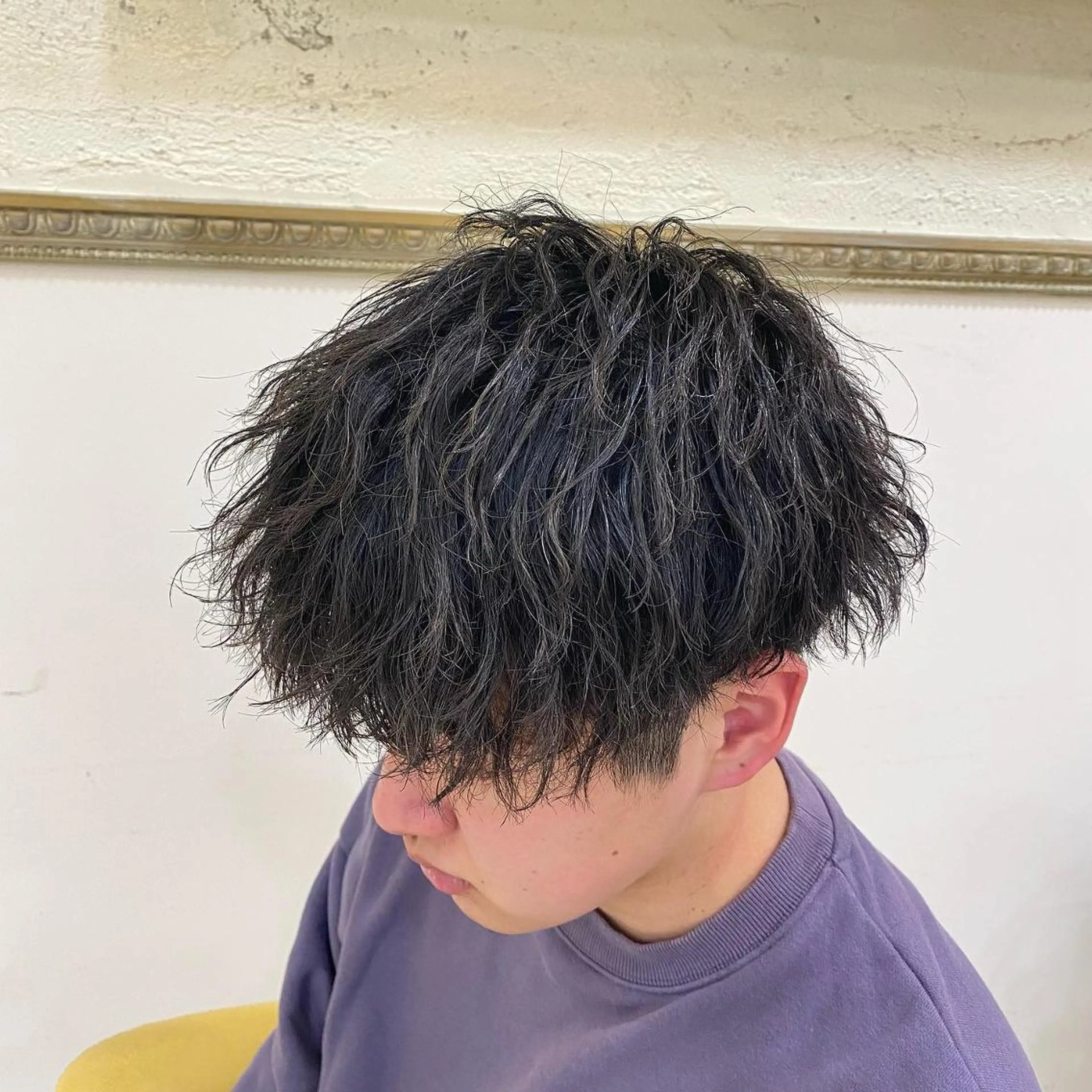 パーマ メンズ メンズ韓国風 メンズパーマ 学生（メンズ向け） メンズツイストパーマ 学生 三ノ宮フェザーパーマ 蕃本 啓利のヘアスタイル