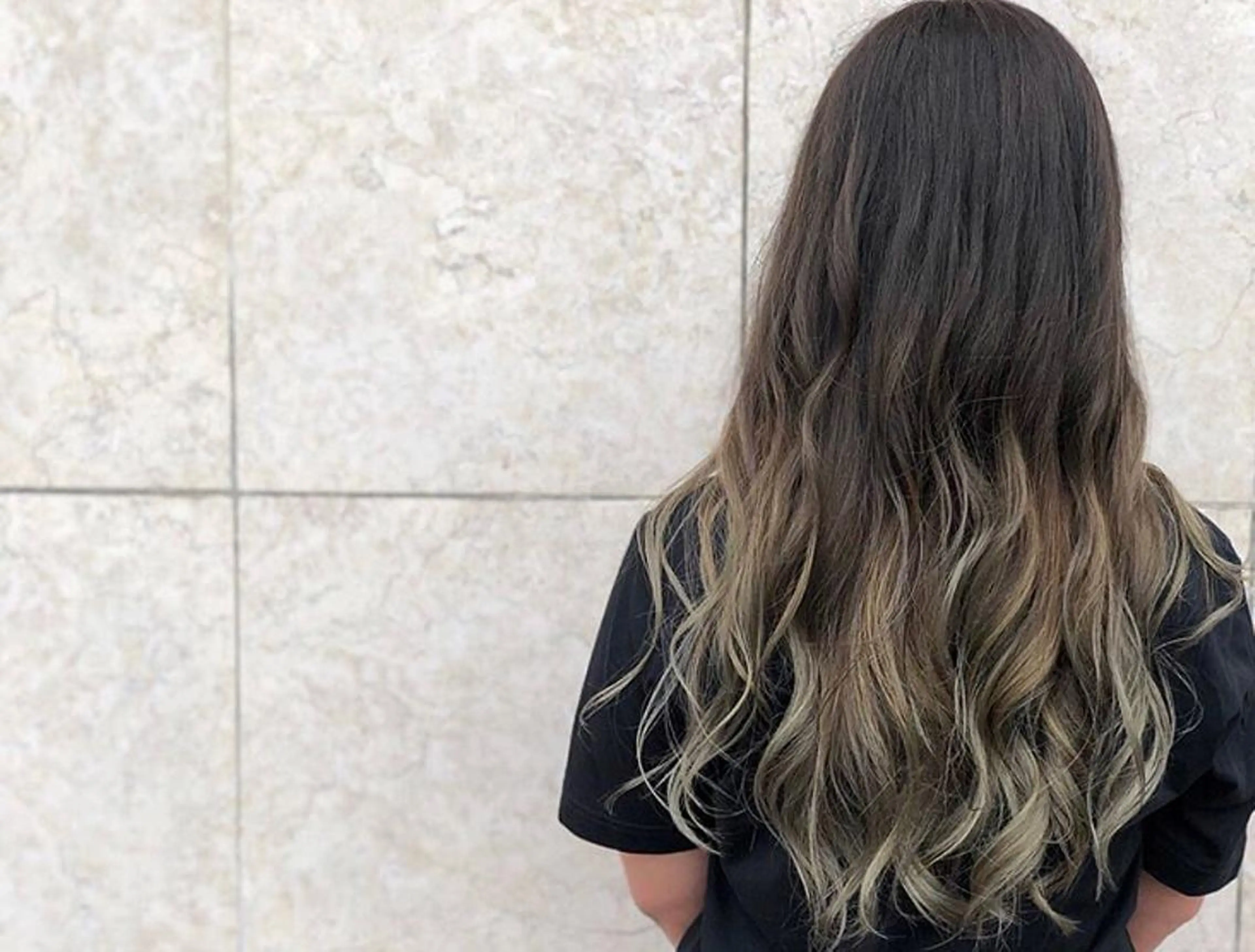 ミディアム カラーリスト菅澤 岳のヘアスタイル