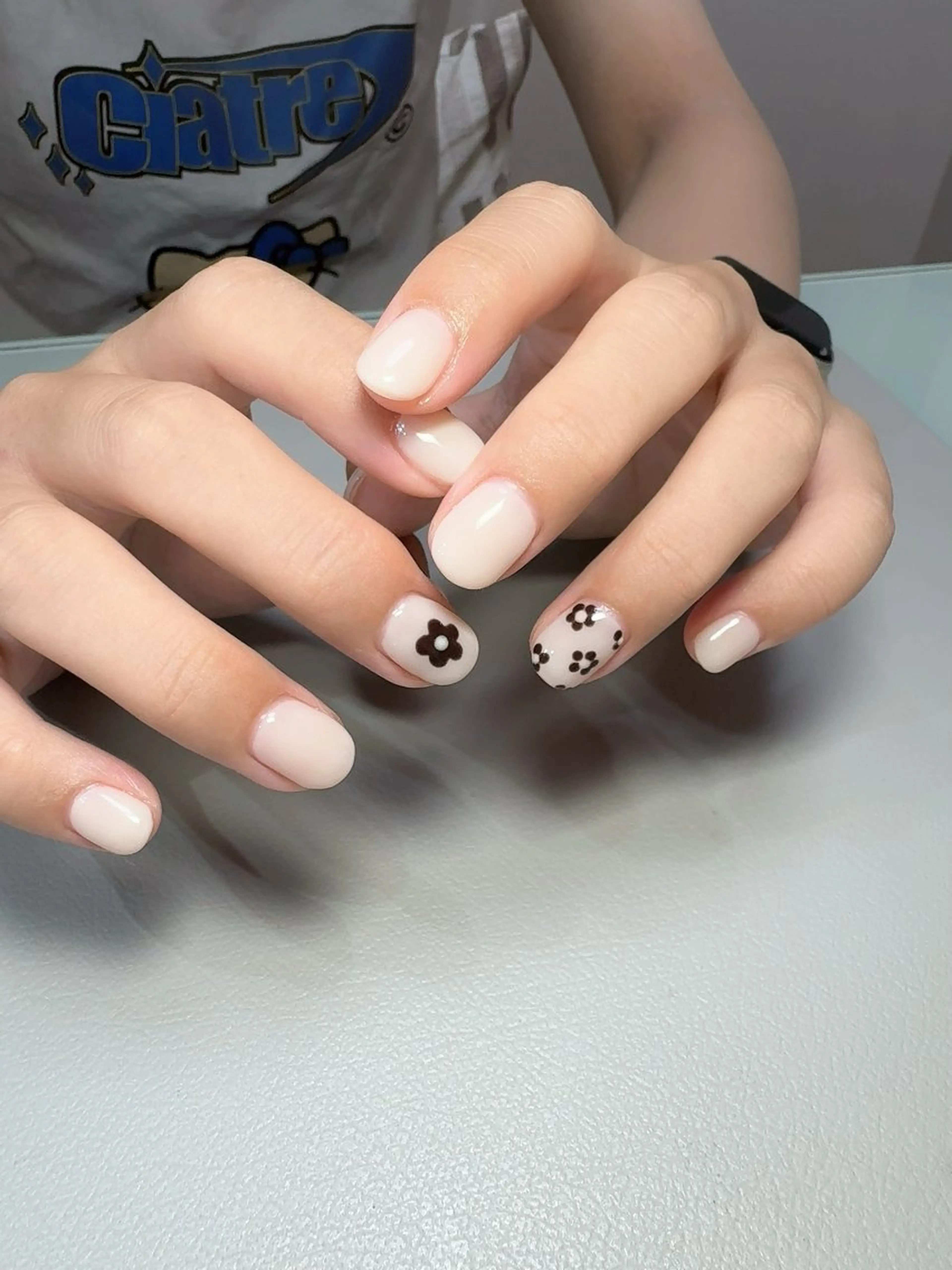 ネイル ブラウン フラワーネイル オフィスネイル ハンドネイル nailsalon urümのネイルデザイン