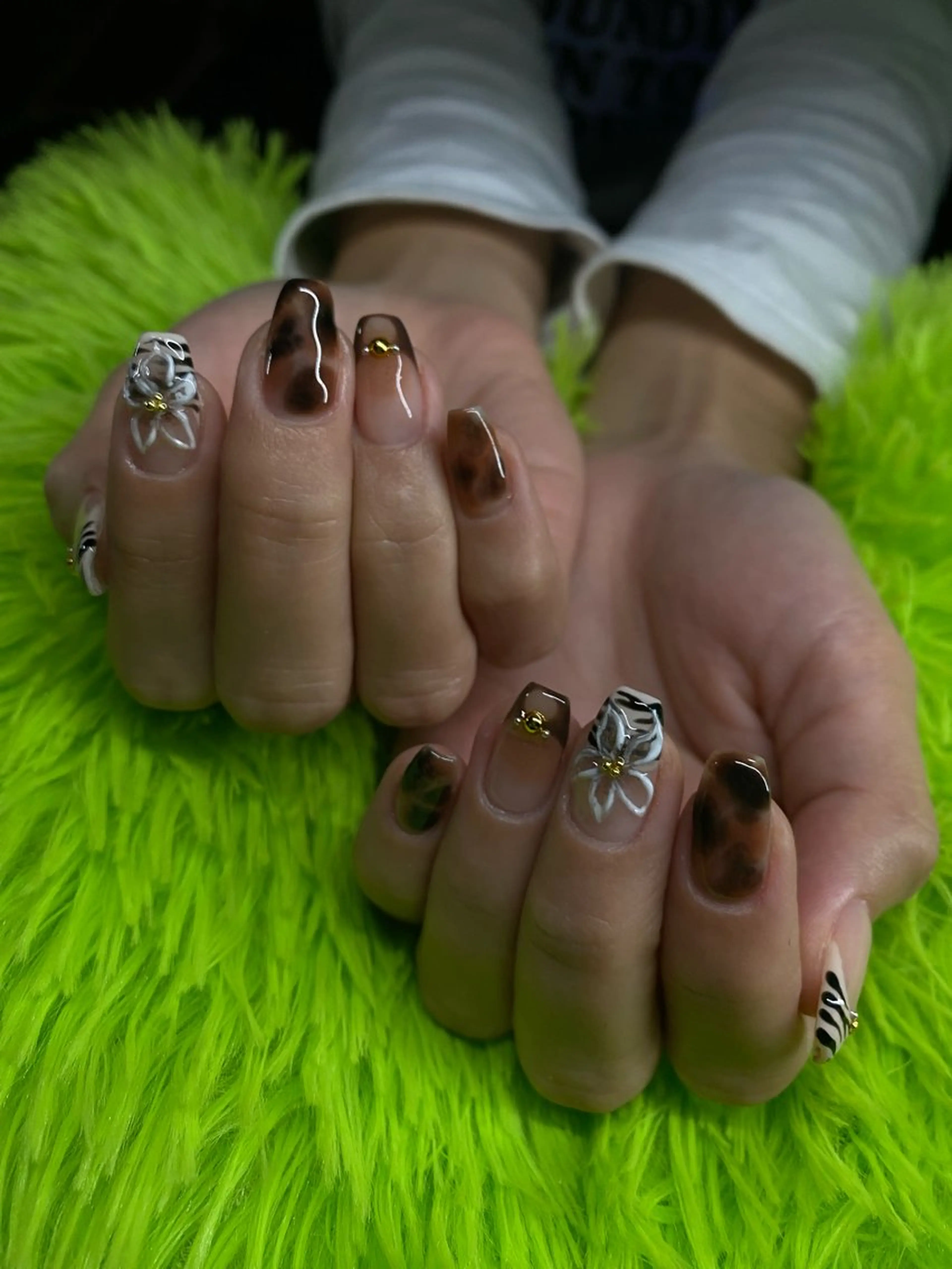 ネイル べっ甲ネイル 持ち込み ハンドネイル MoA所属・大内 愛美のネイルデザイン