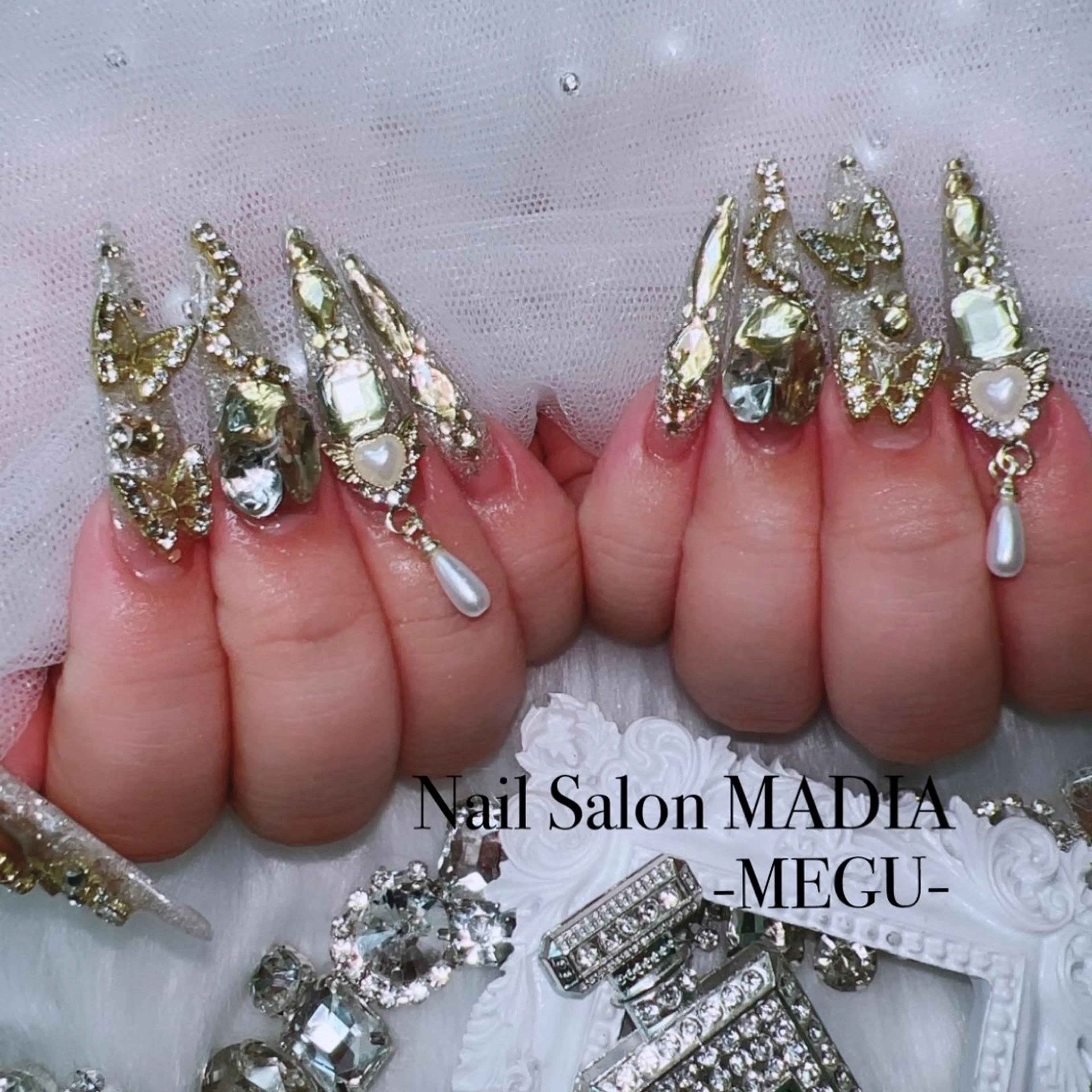 ネイル MADIA藤沢所属・MADIA MEGUのネイルデザイン