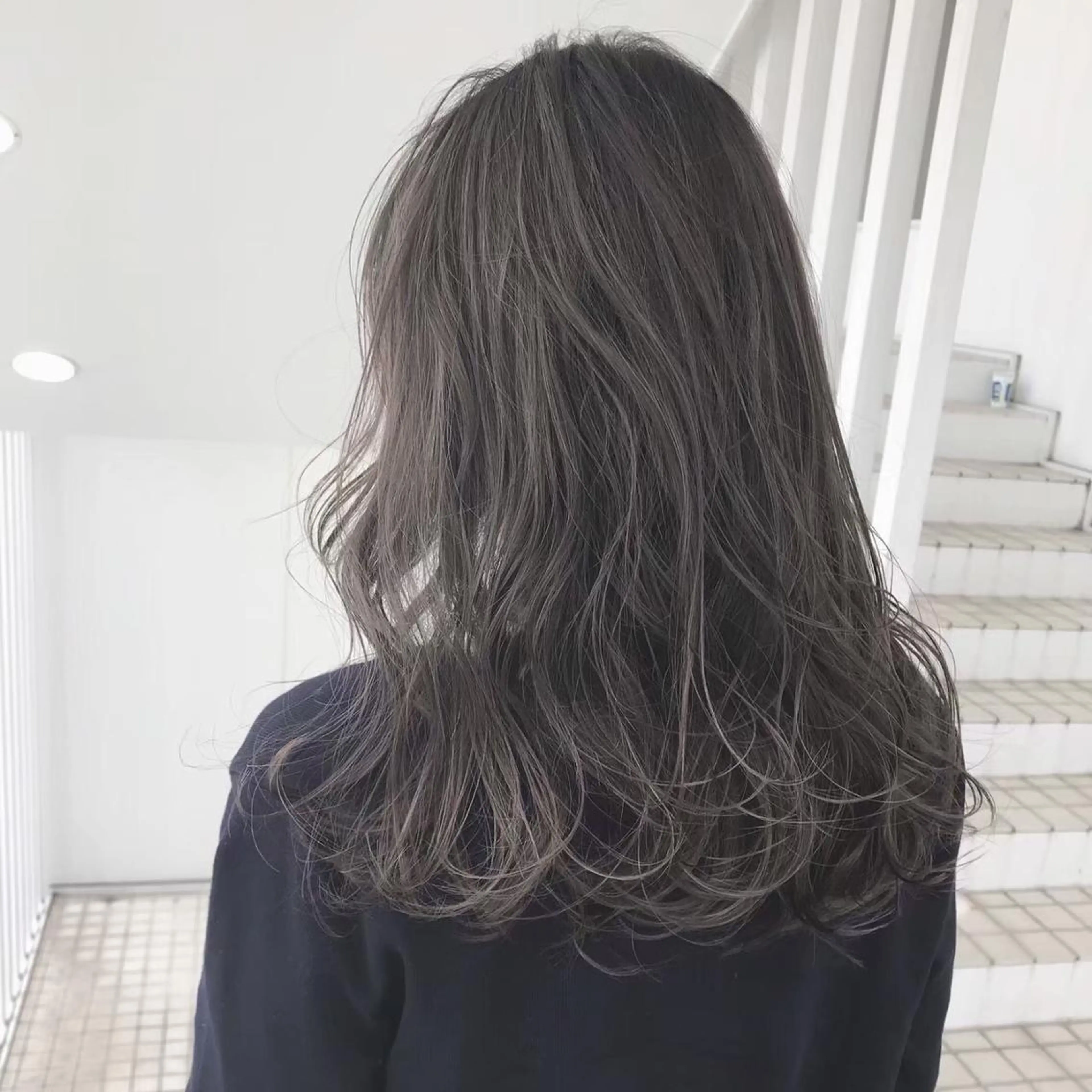ミディアム カラー パーマ ヘアアレンジ ネイル マツエク・マツパ アイブロウ ショートボブ ミディアムパーマ バレイヤージュ ブリーチ ケアブリーチ カラー特化サロン大阪 ルービック江坂/新城のヘアスタイル
