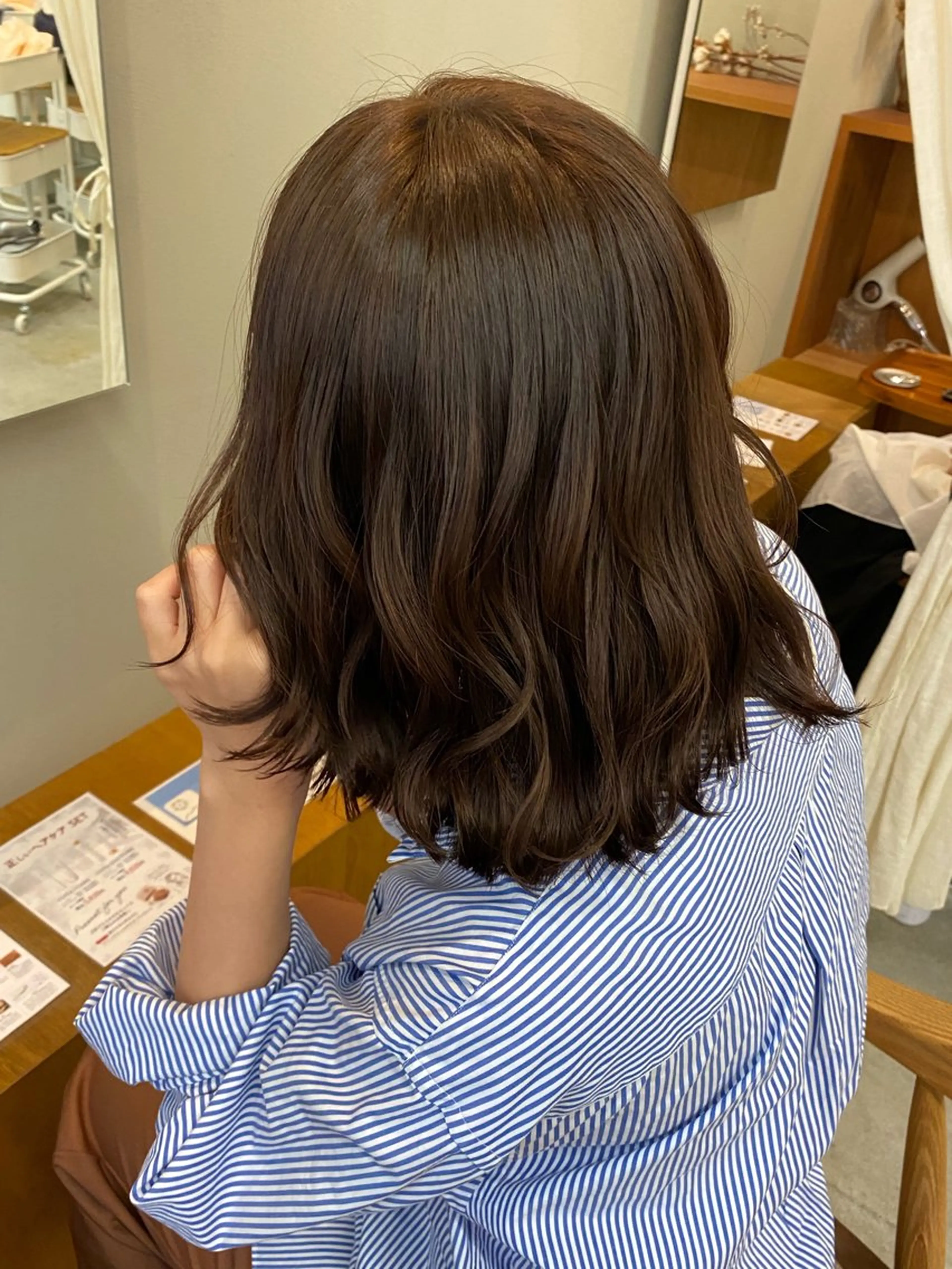 ミディアム カラー ブラウンカラー ナチュラルブラウン NIKO/名古屋/ 伏見/花屋併設のヘアスタイル
