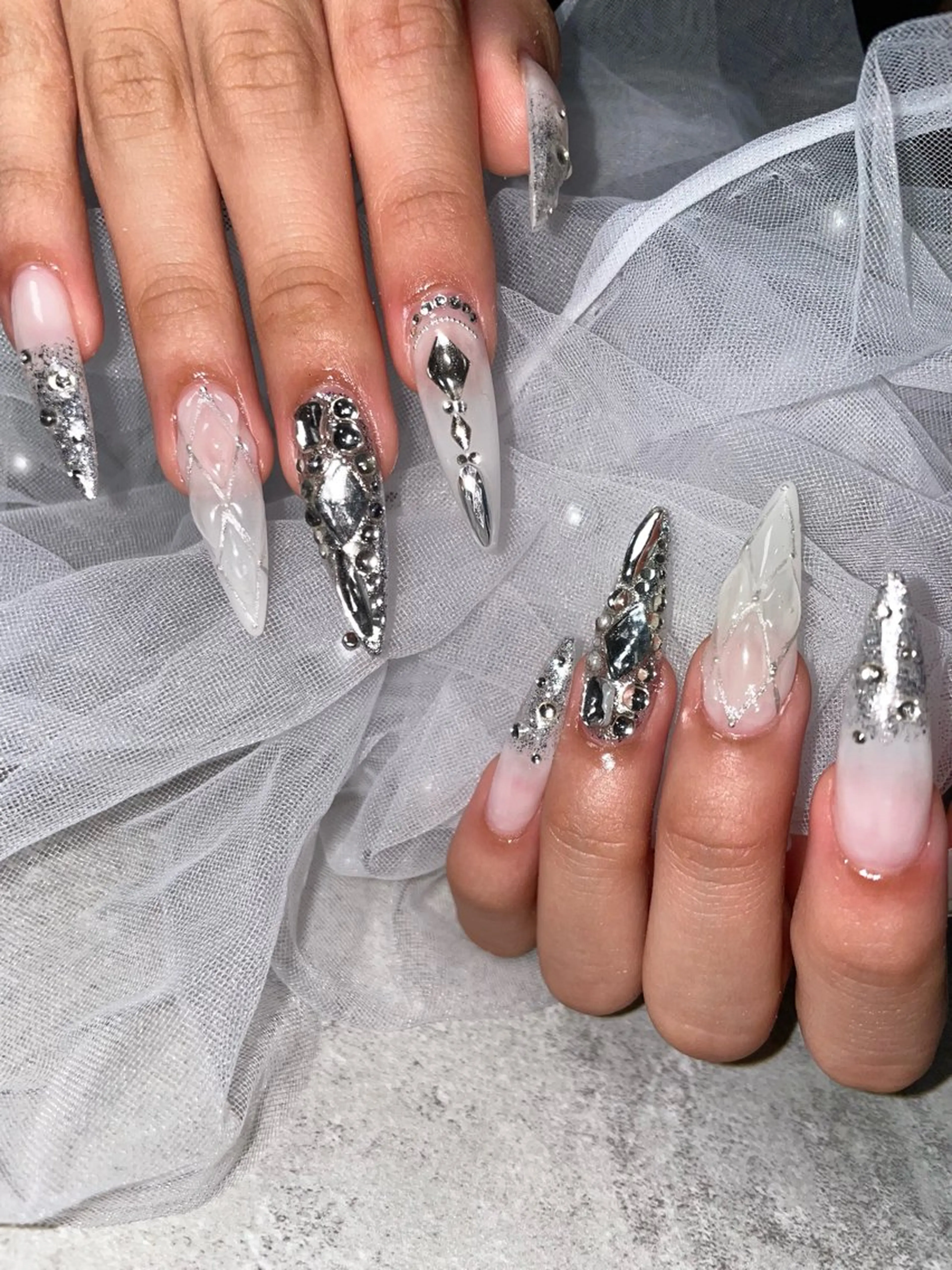 ネイル 持ち込み ハンドネイル Raviliss ♡のネイルデザイン