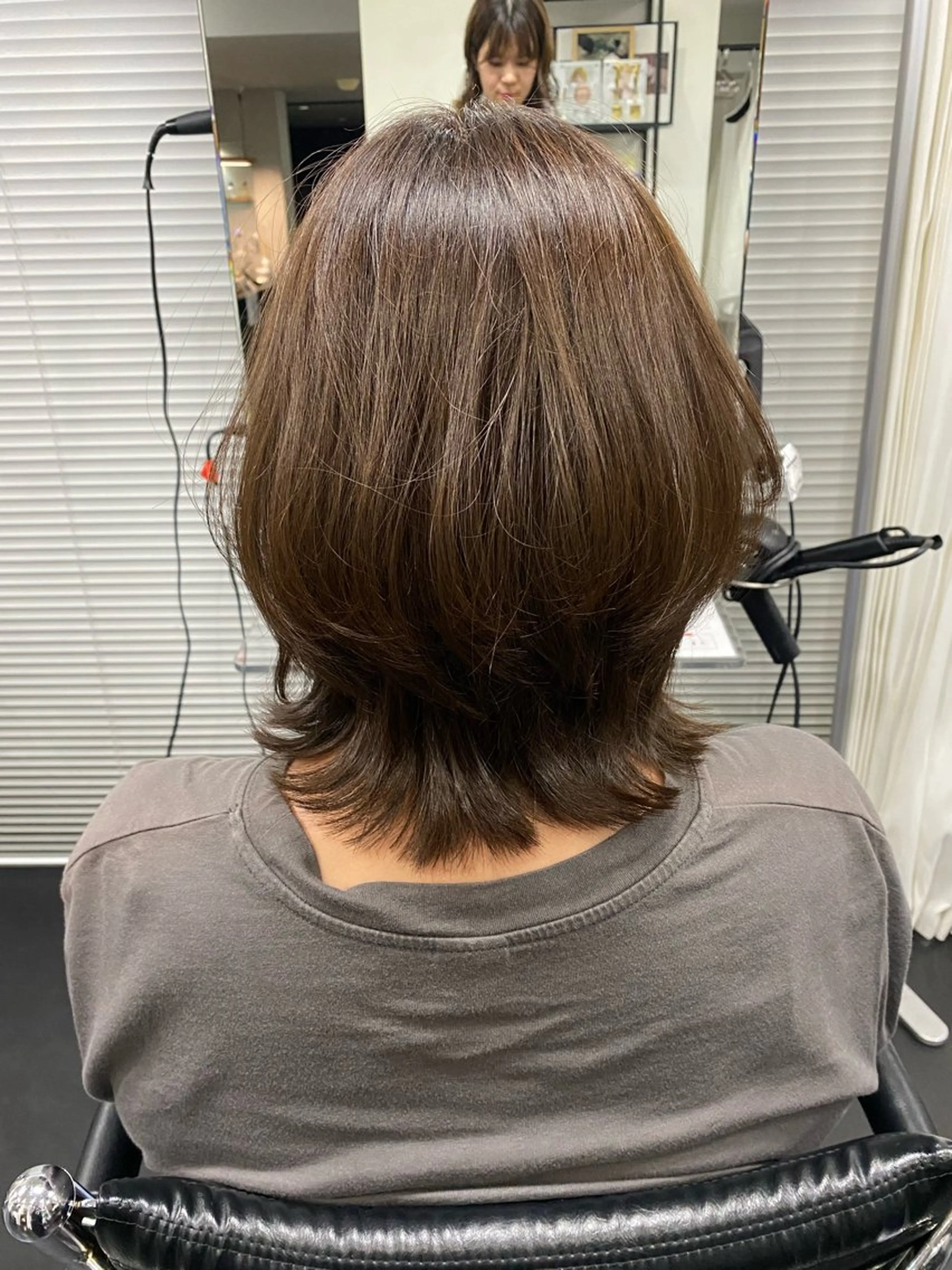 ミディアム レイヤーカット 外ハネヘア inchelsea所属・宇野 鈴花のヘアスタイル