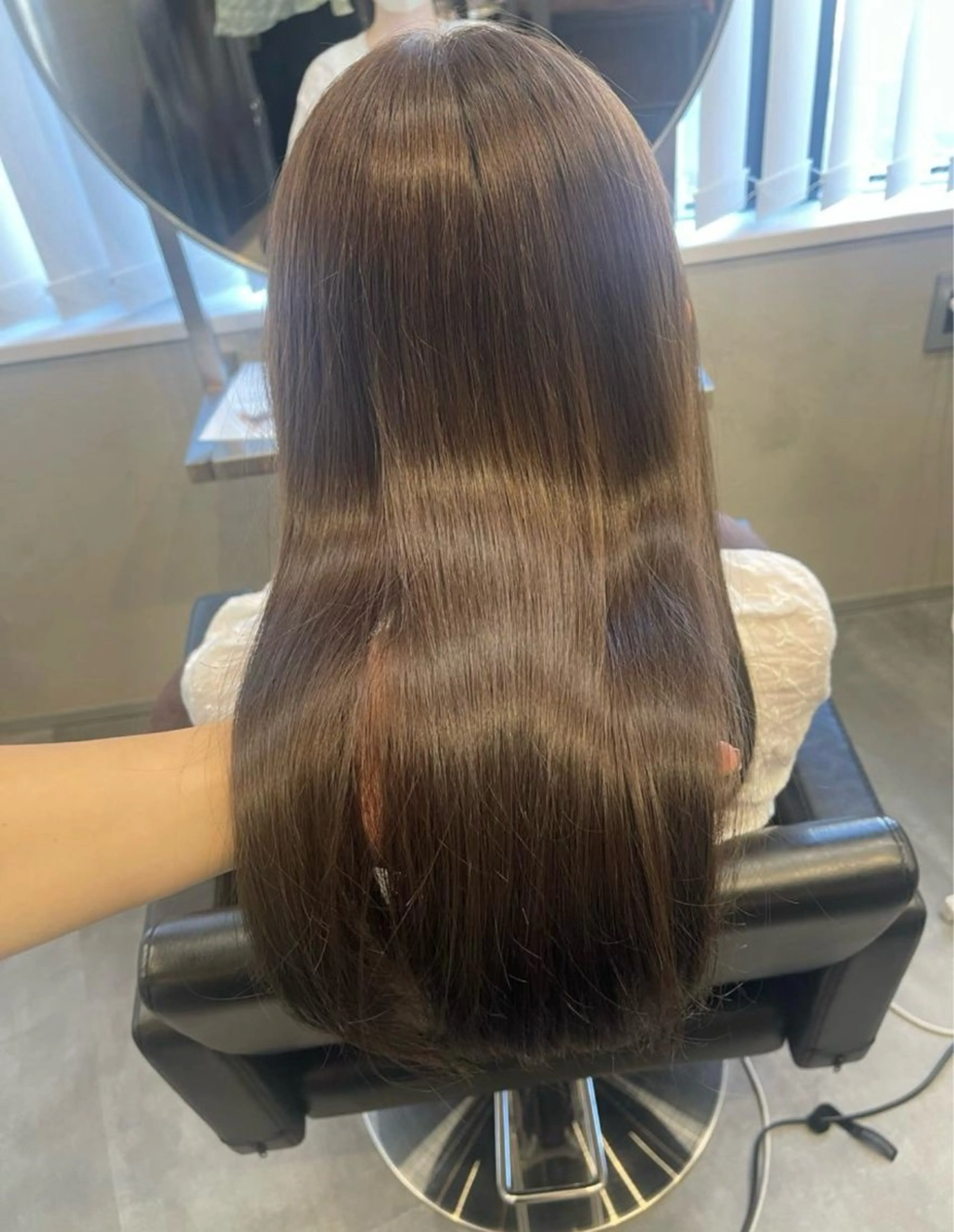セミロング カラー グレージュ オリーブグレージュ オリーブグレー miyu🎀まつ毛 透明感カラーのヘアスタイル