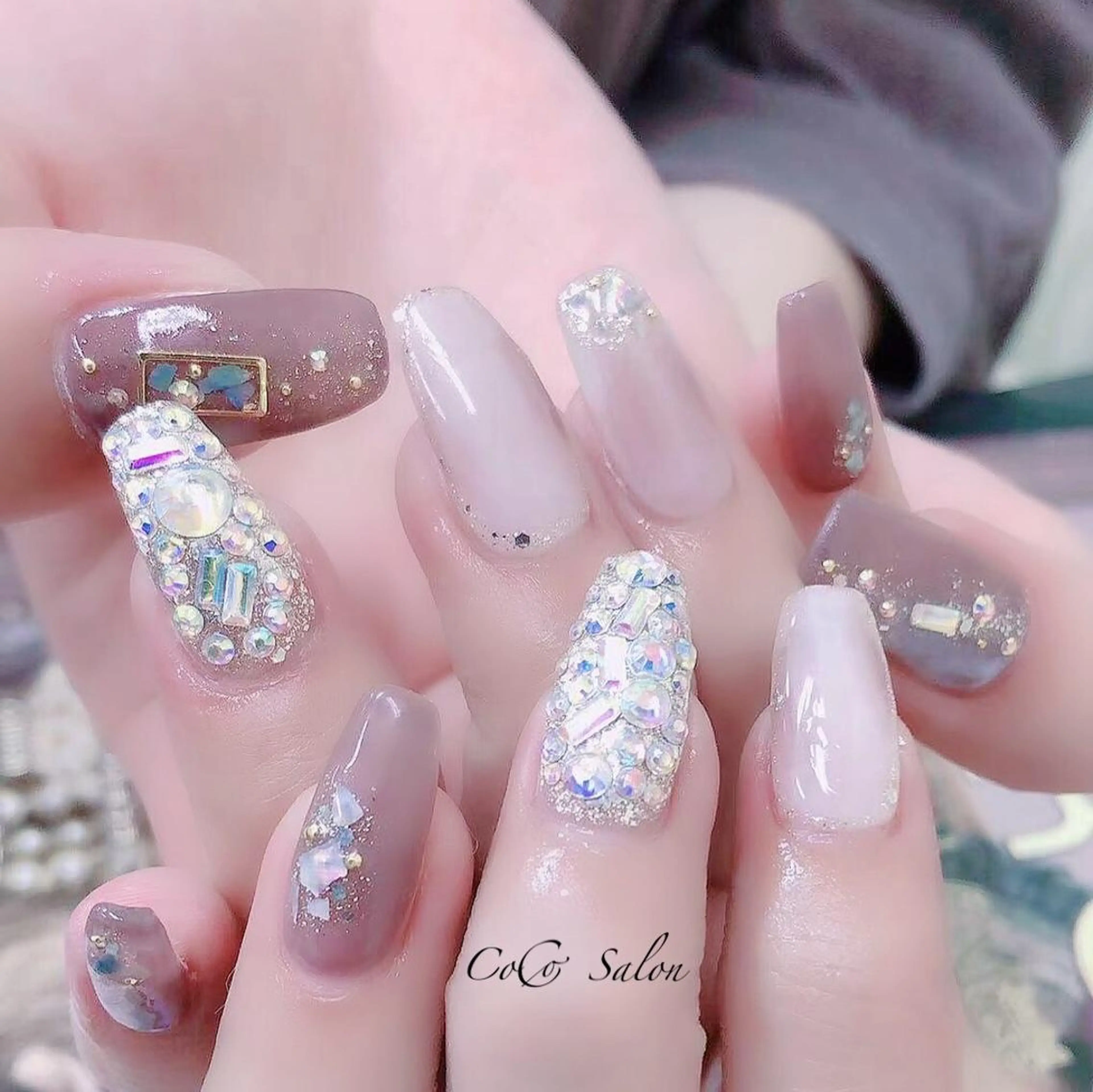 ネイル 長さ出し ジェルネイル ホログラムネイル キラキラネイル オフィスネイル CoCoSalon ネイル/まつ毛予約のネイルデザイン