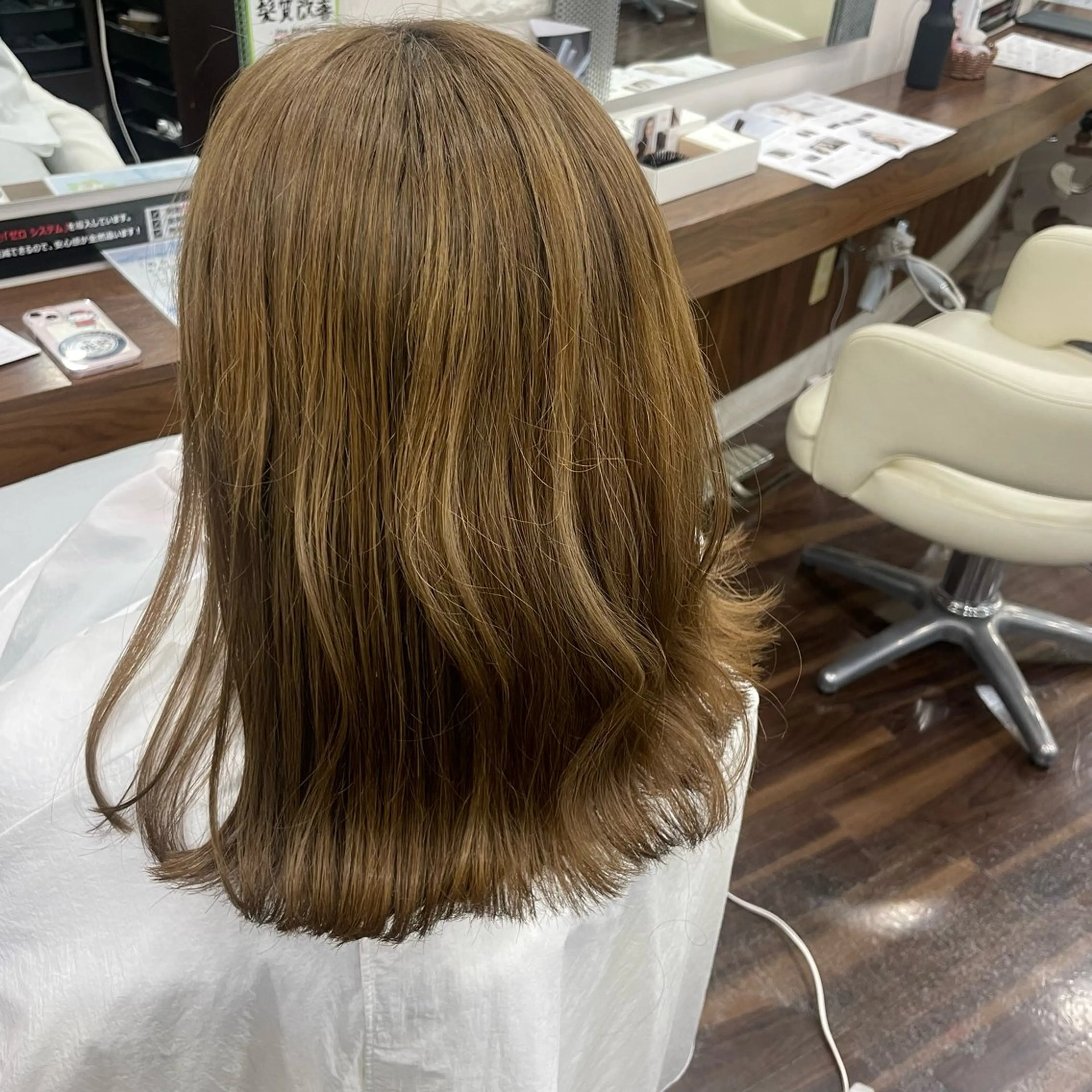 ミディアム カラー ヘアカラー トリートメント 岩本 彩花のヘアスタイル