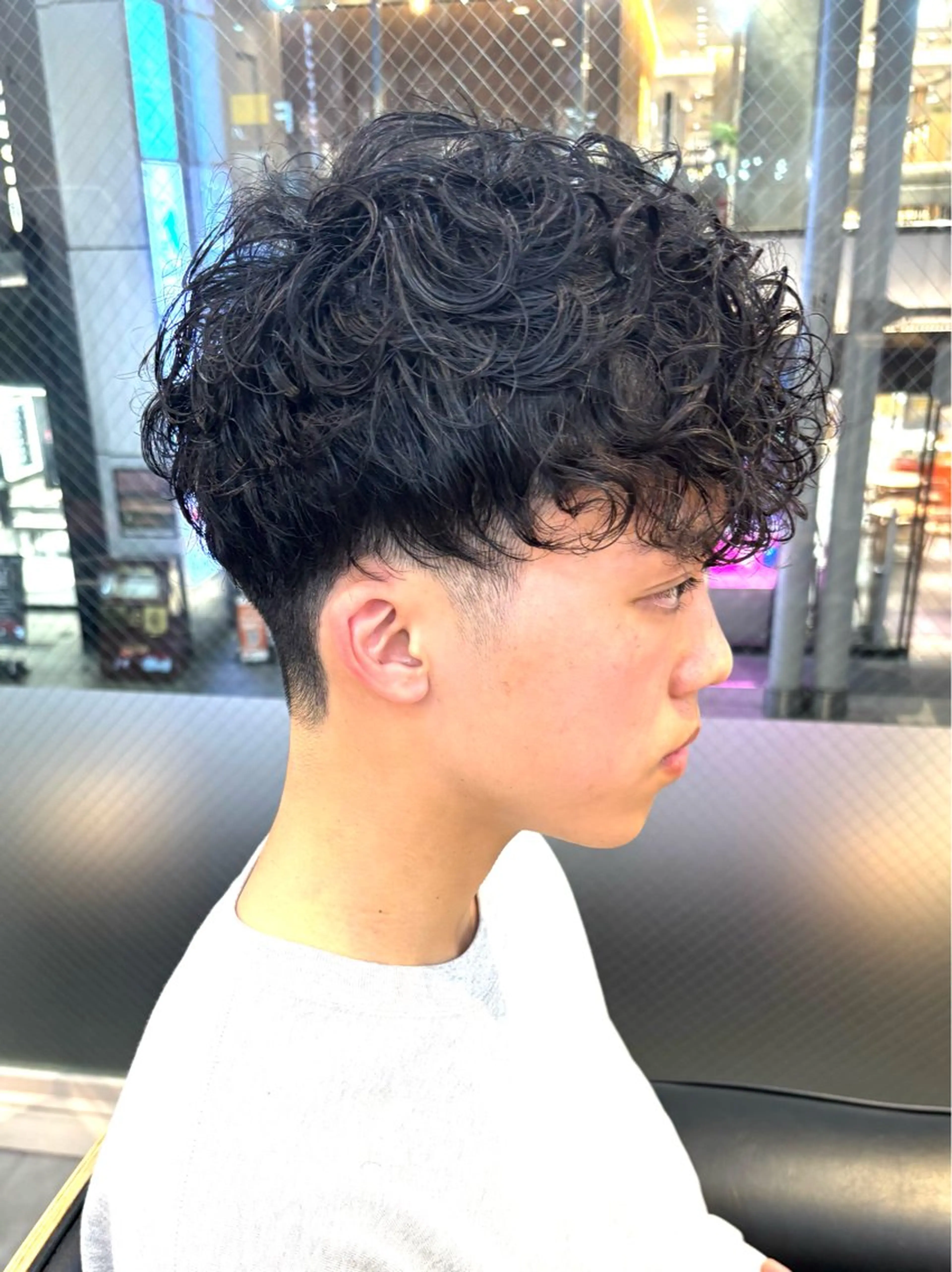 メンズ フェザーパーマ メンズパーマ スペインカール 波巻きパーマ HARUKI  MINATO Japan広島紙屋町店所属・hmj紙屋町店 脊戸智志のヘアスタイル