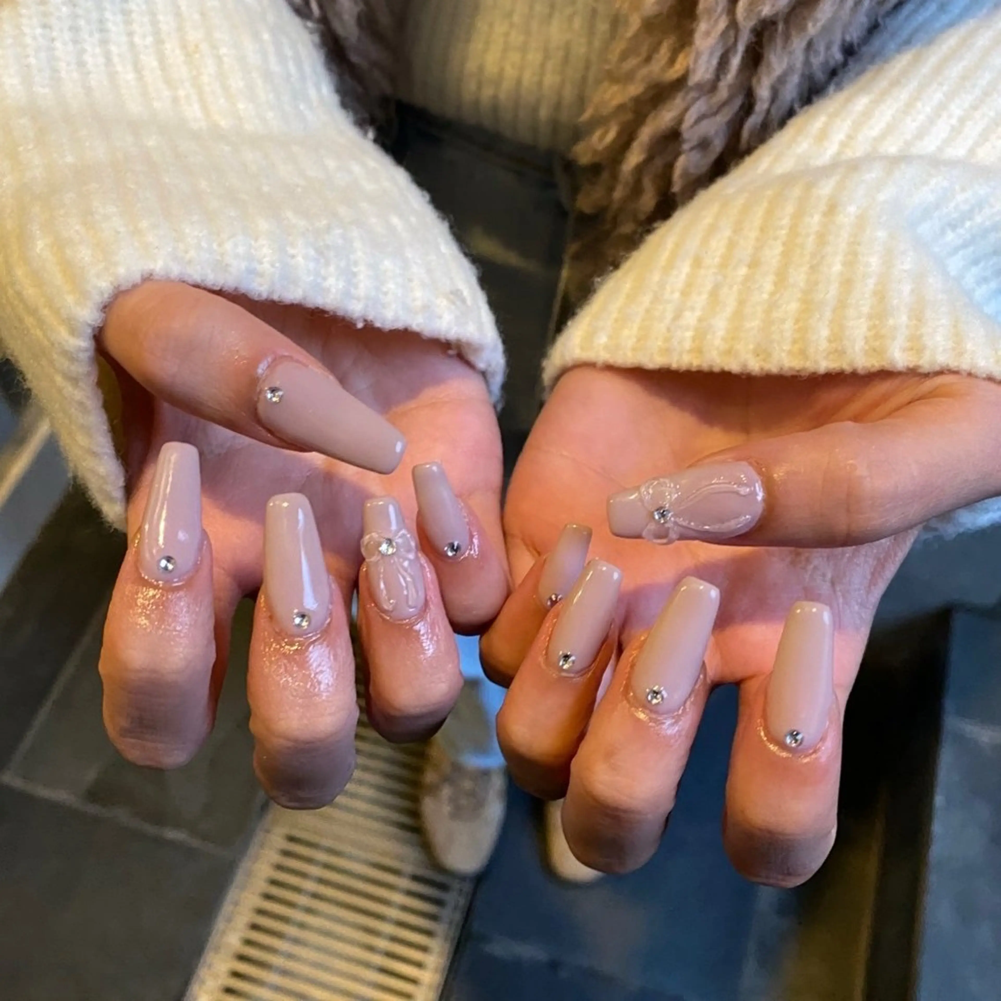 ネイル ワンカラーネイル ぷっくりネイル リボン RIHO ♡のネイルデザイン