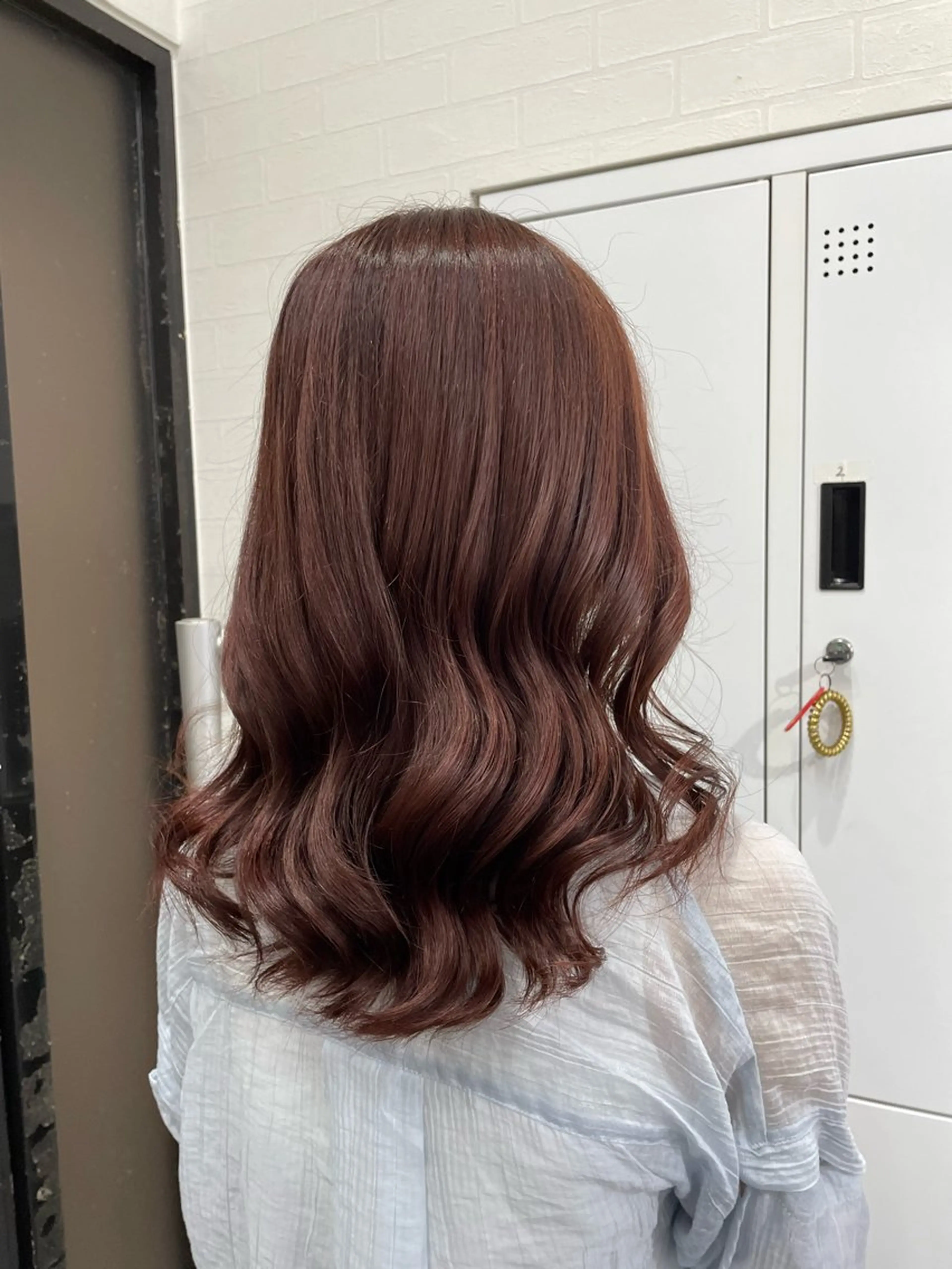 セミロング 田子🦋ハイトーン 🫐耳つぼジュエリーのヘアスタイル