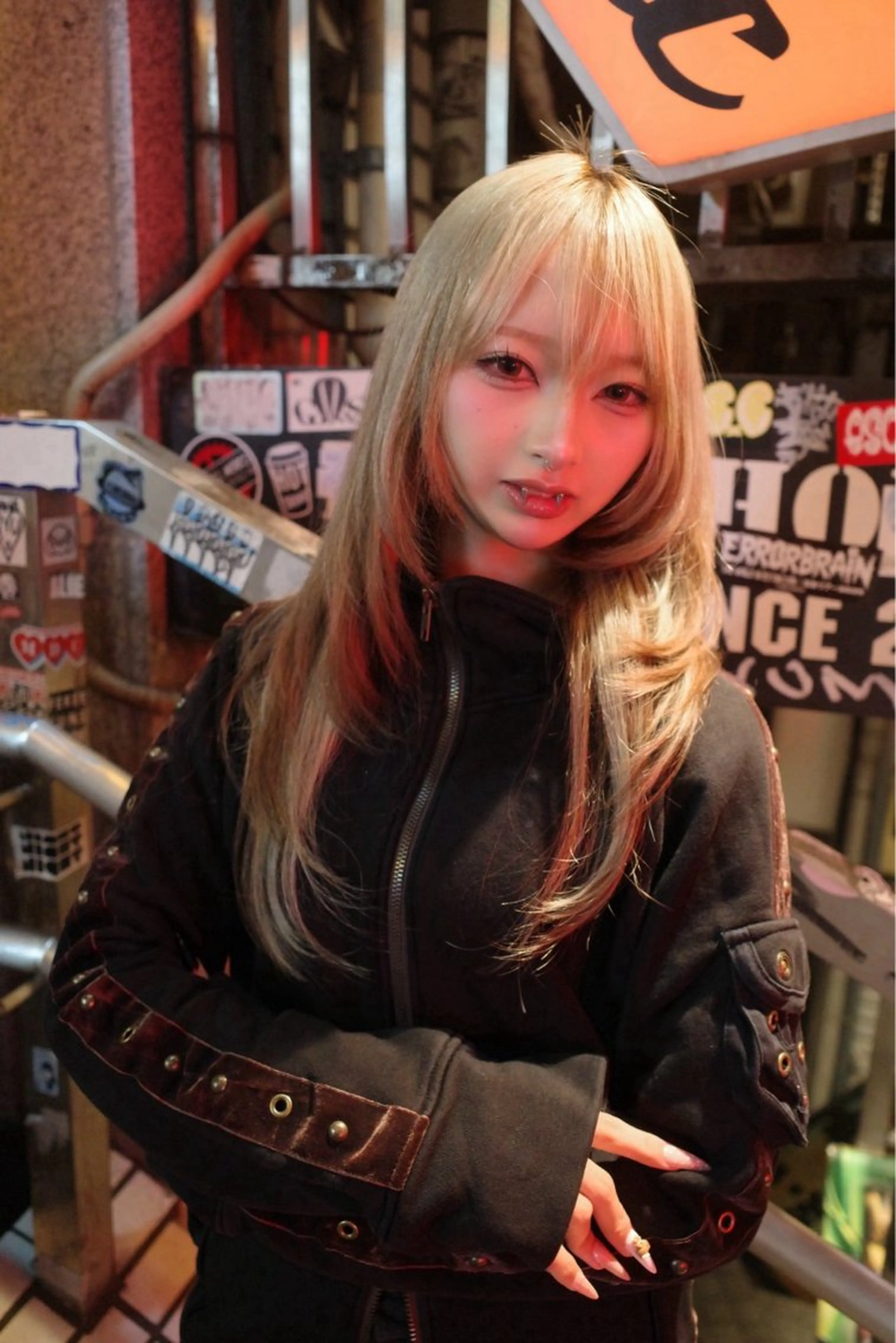 ロング カラー ブリーチ ケアブリーチ ヘアカラー Rino/ハイトーン /ミルクティーカラーのヘアスタイル