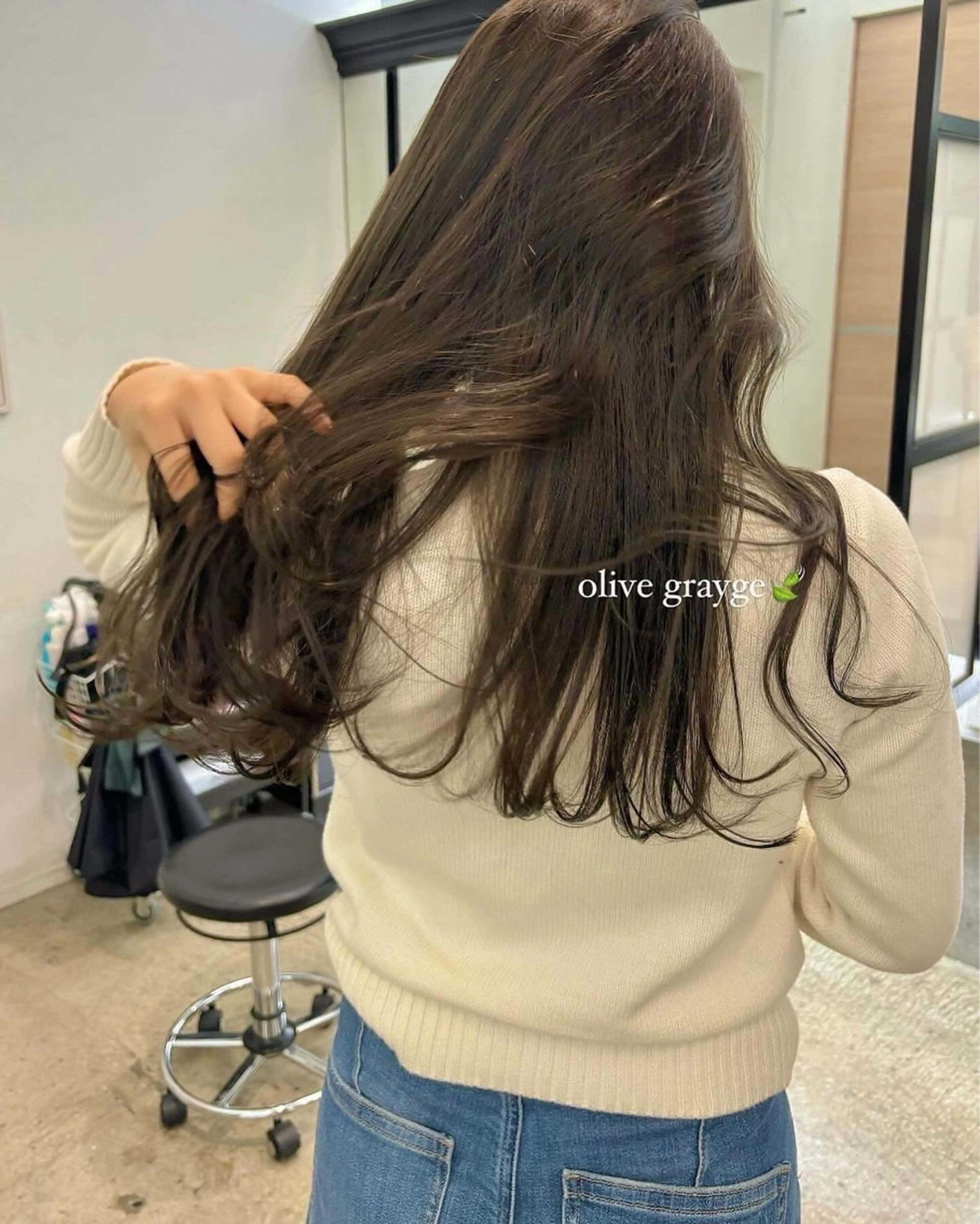 ロング カラー レア渋谷所属・オリーブベージュ きょうかのヘアスタイル
