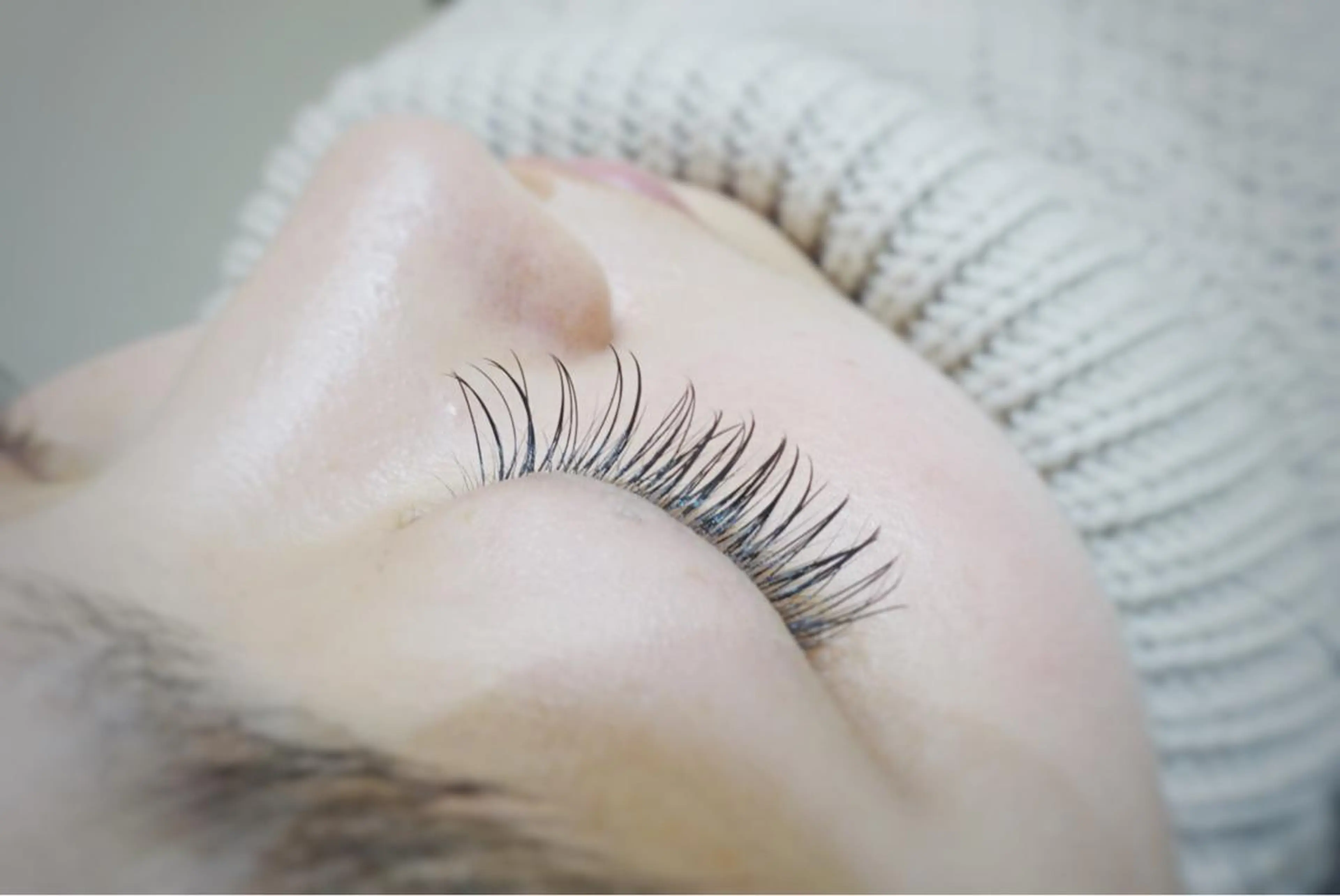 マツエク・マツパ Dカール ナチュラル salon EFの眉毛・アイブロウイメージ