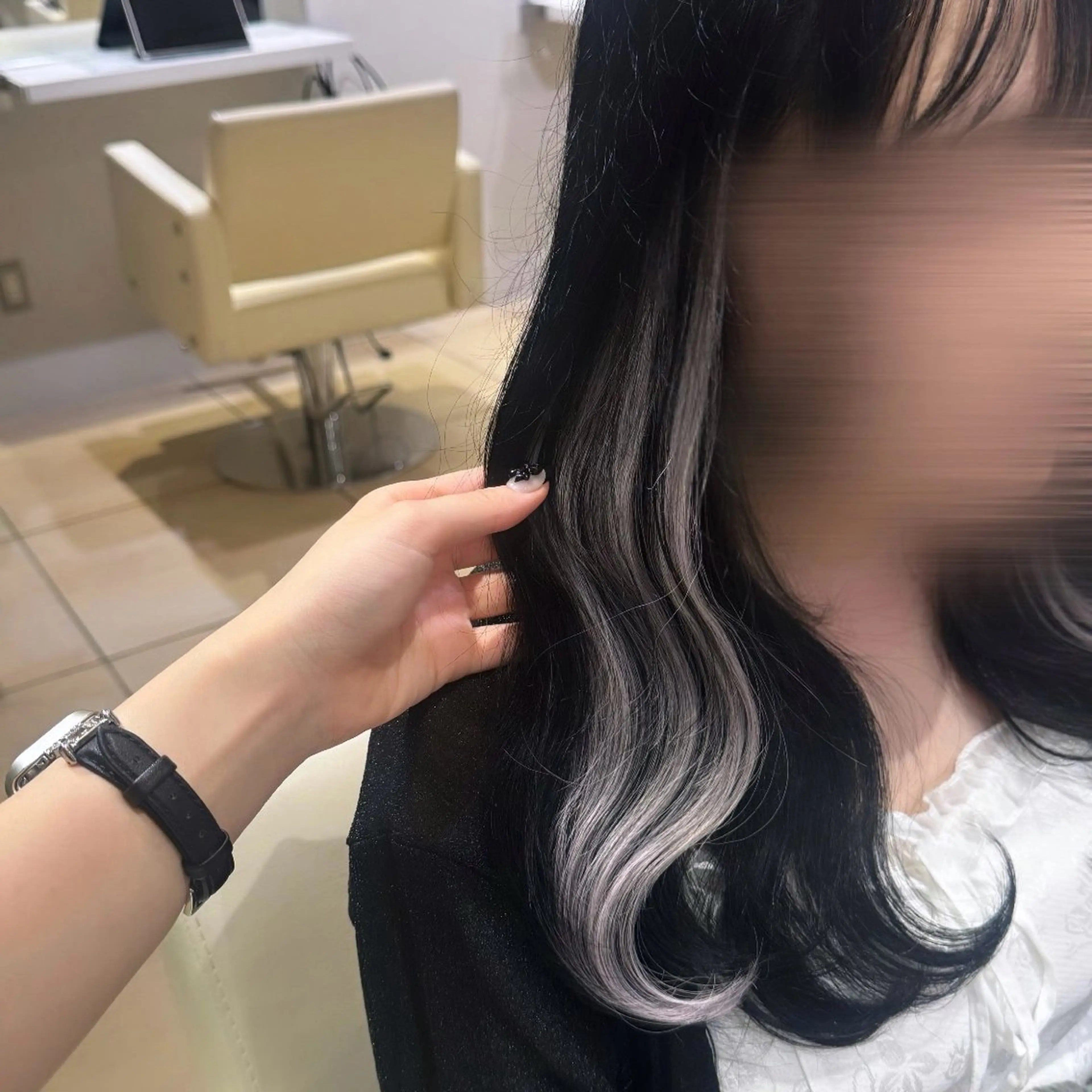ロング 𝐌𝐢𝐤𝐮/ オタク/暖色カラーのヘアスタイル