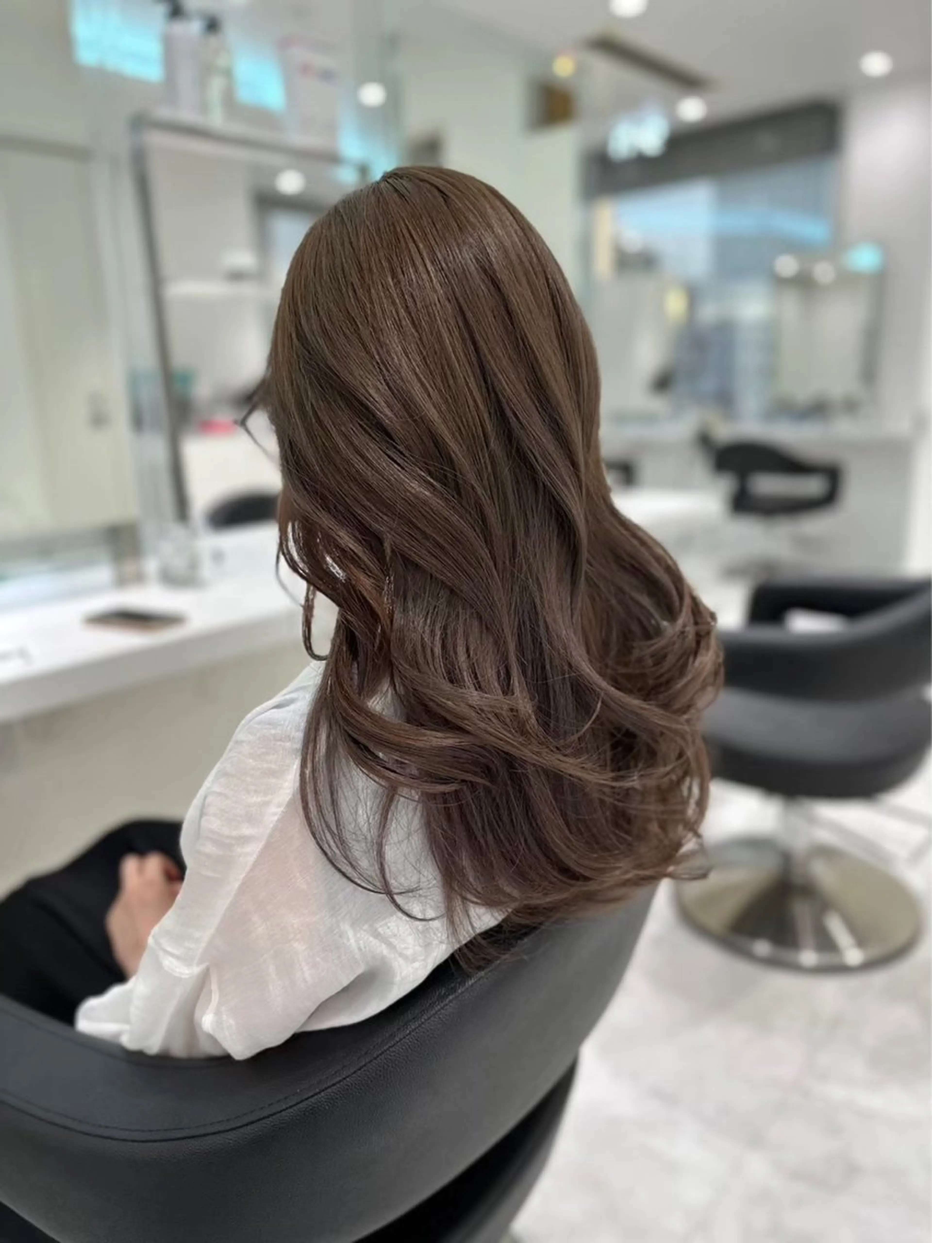 ロング ヘアカラー トリートメント 大人っぽベージュ🤍 レイヤーRikutoのヘアスタイル