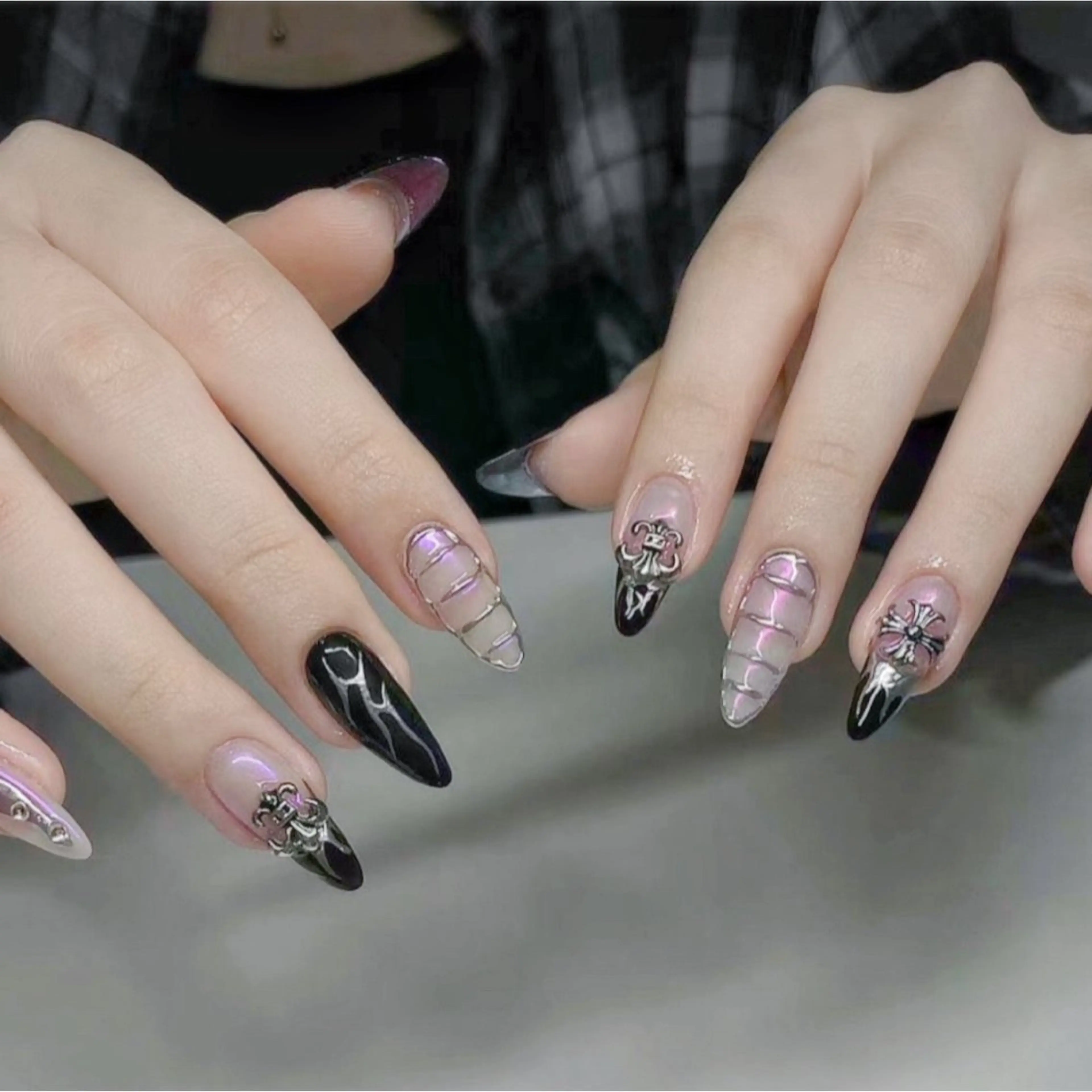 ネイル アニマル柄 オーロラネイル チークネイル フラッシュネイル ジェルネイル ハンドネイル Lina所属・Hina Nailのネイルデザイン