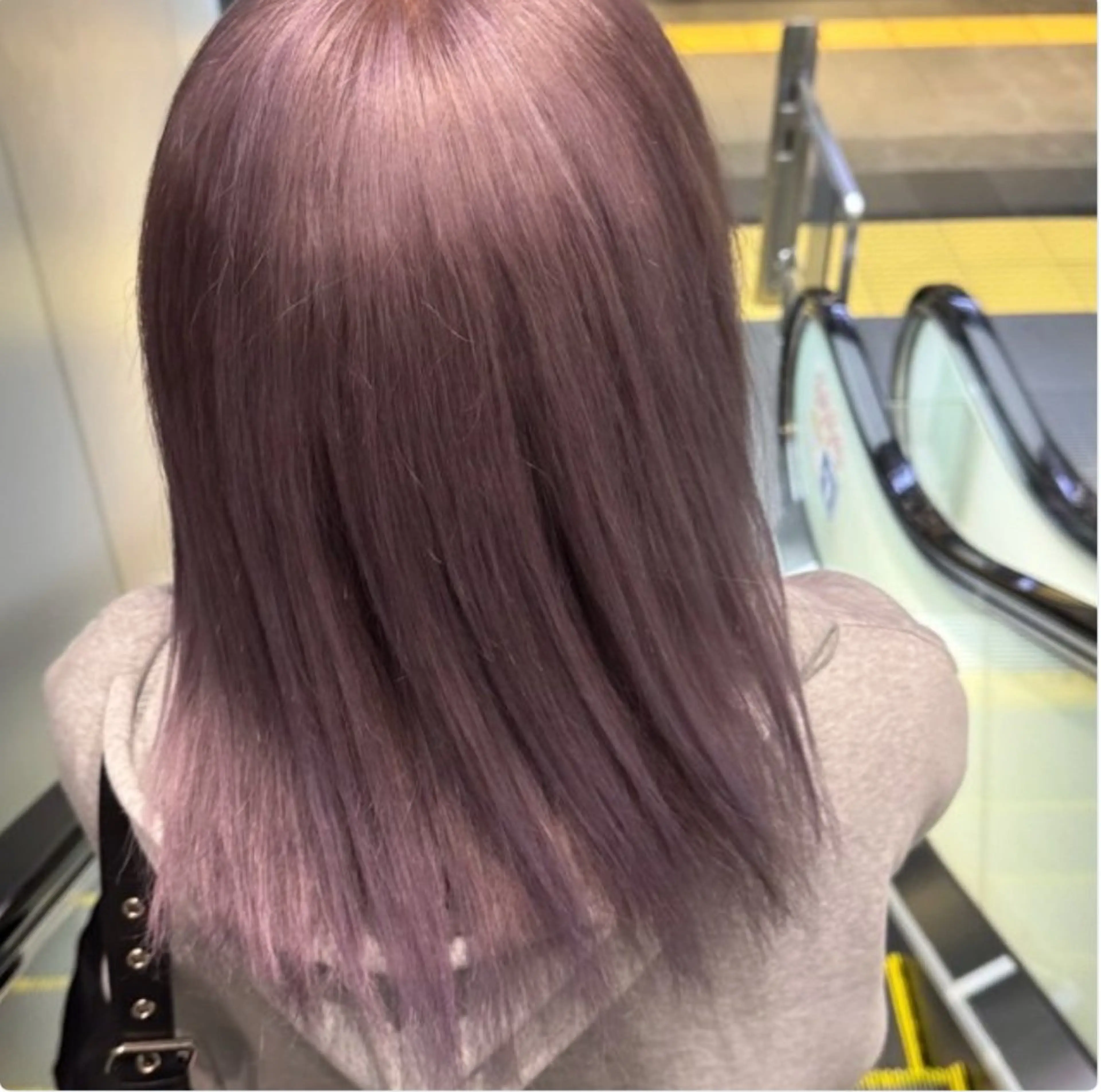 ミディアム カラー シールエクステ ベージュカラー ブリーチ ケアブリーチ 透明感カラー ヘアカラー ハイトーン/髪質改善 🌼KASUGA🎀のヘアスタイル
