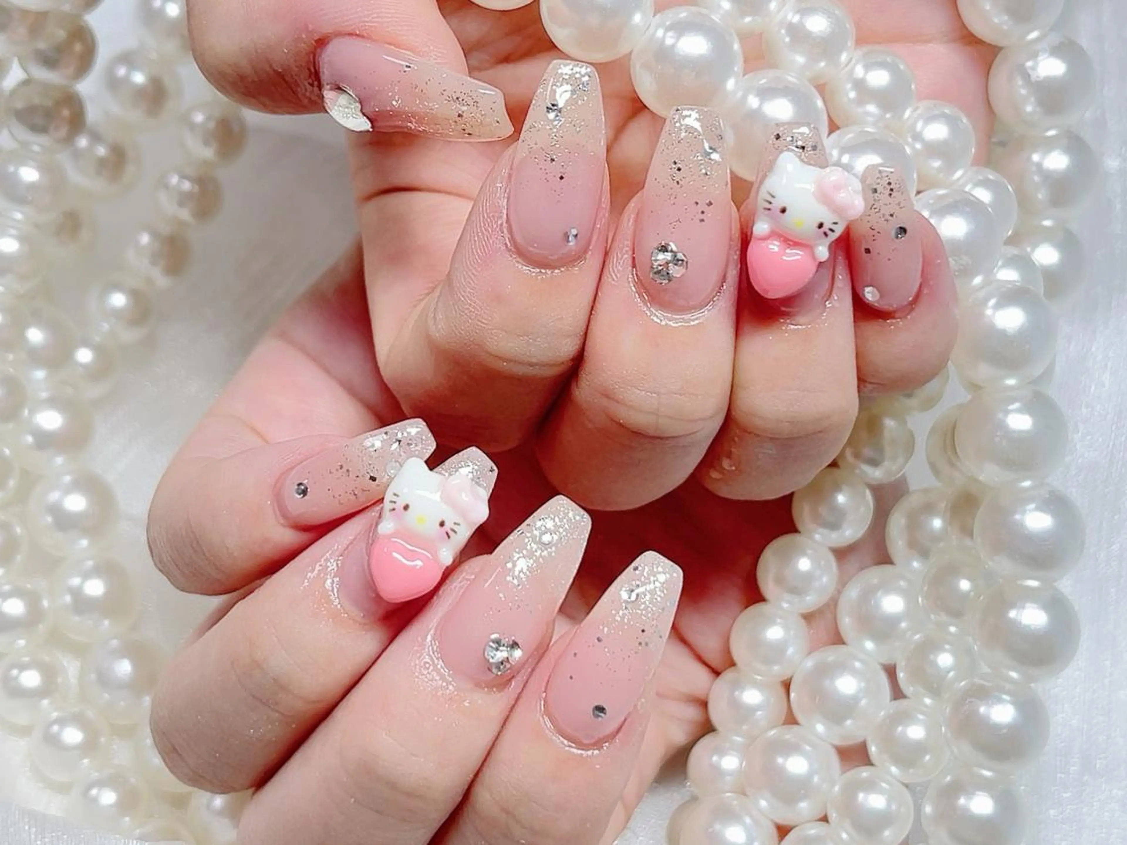 ネイル 長さ出し フレンチネイル キラキラネイル マグネットネイル ニュアンスネイル Lucky nail salonのネイルデザイン