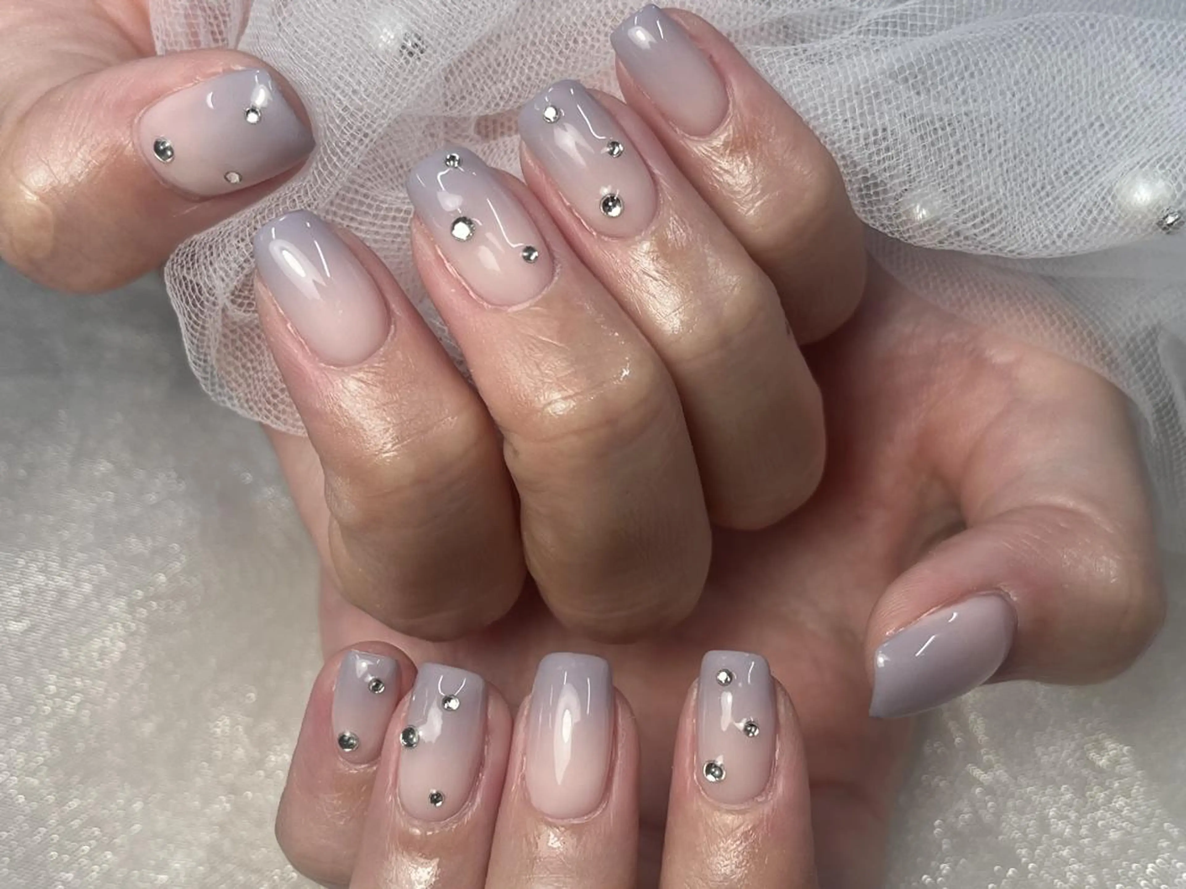 ネイル シンプルネイル ストーンネイル ToliyDeliy Nail Salonのネイルデザイン