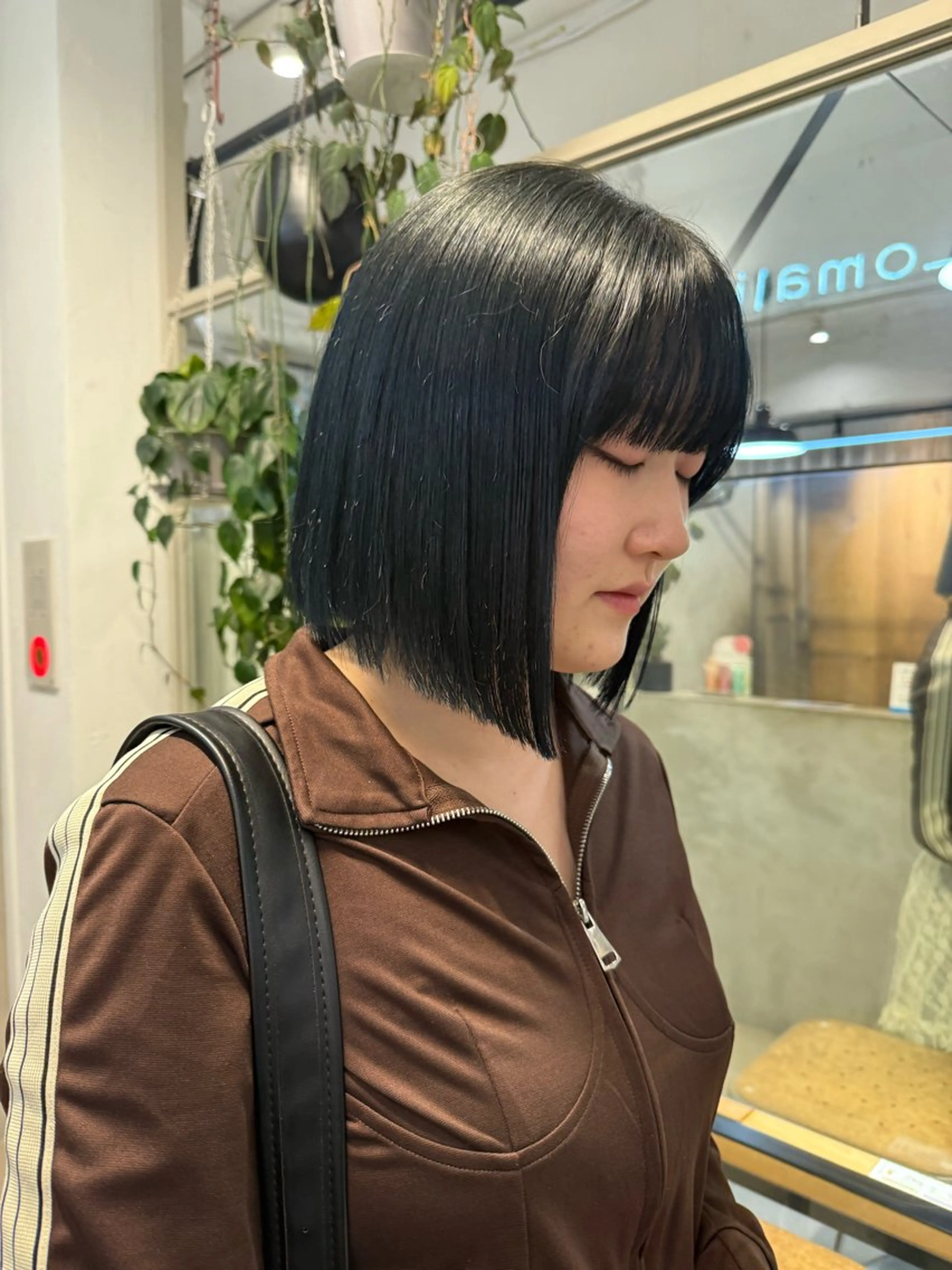 ショート カラー カット ヘアカラー トリートメント ミルクティー× グレージュMOMOのヘアスタイル