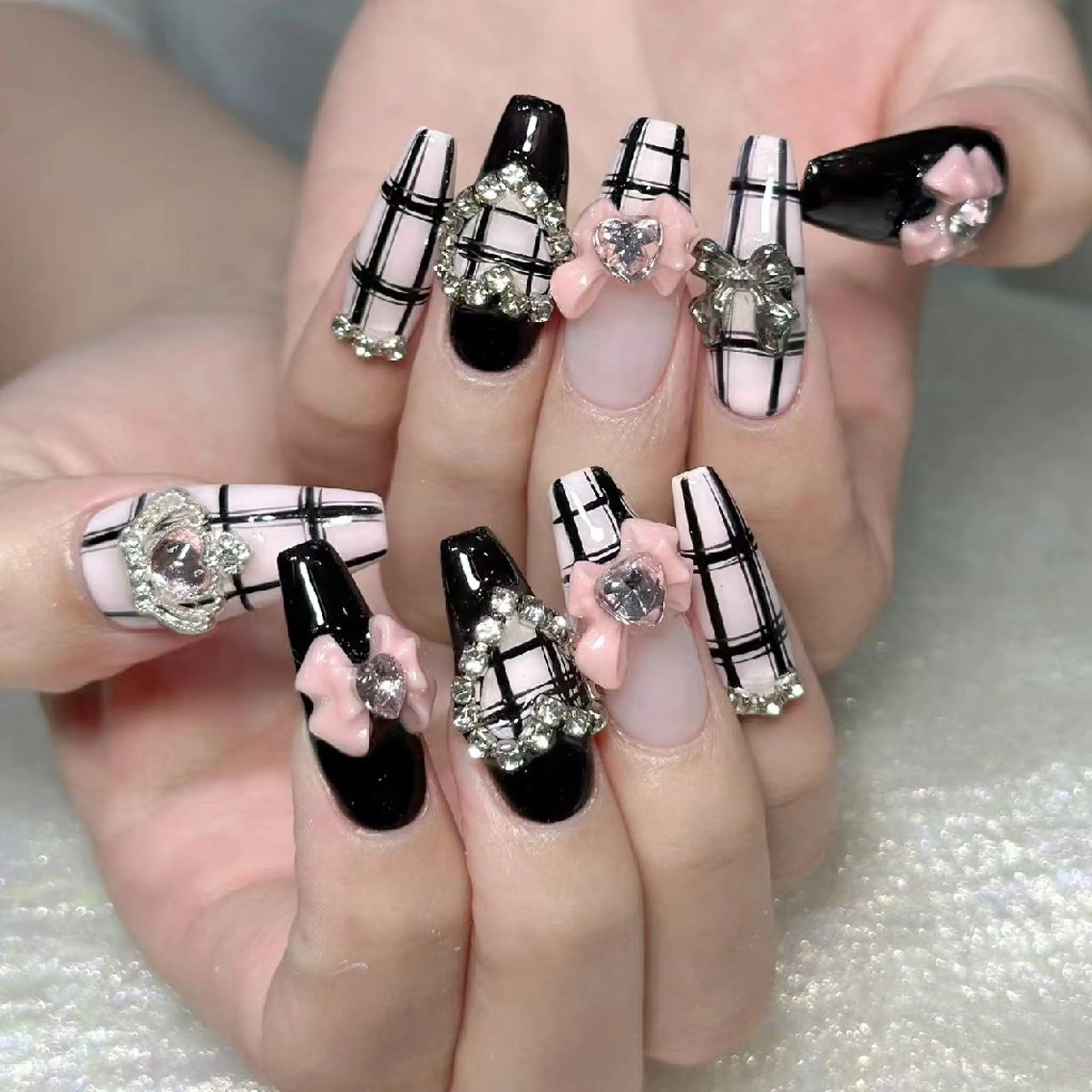 ネイル ハンドネイル Queens みなみのネイルデザイン