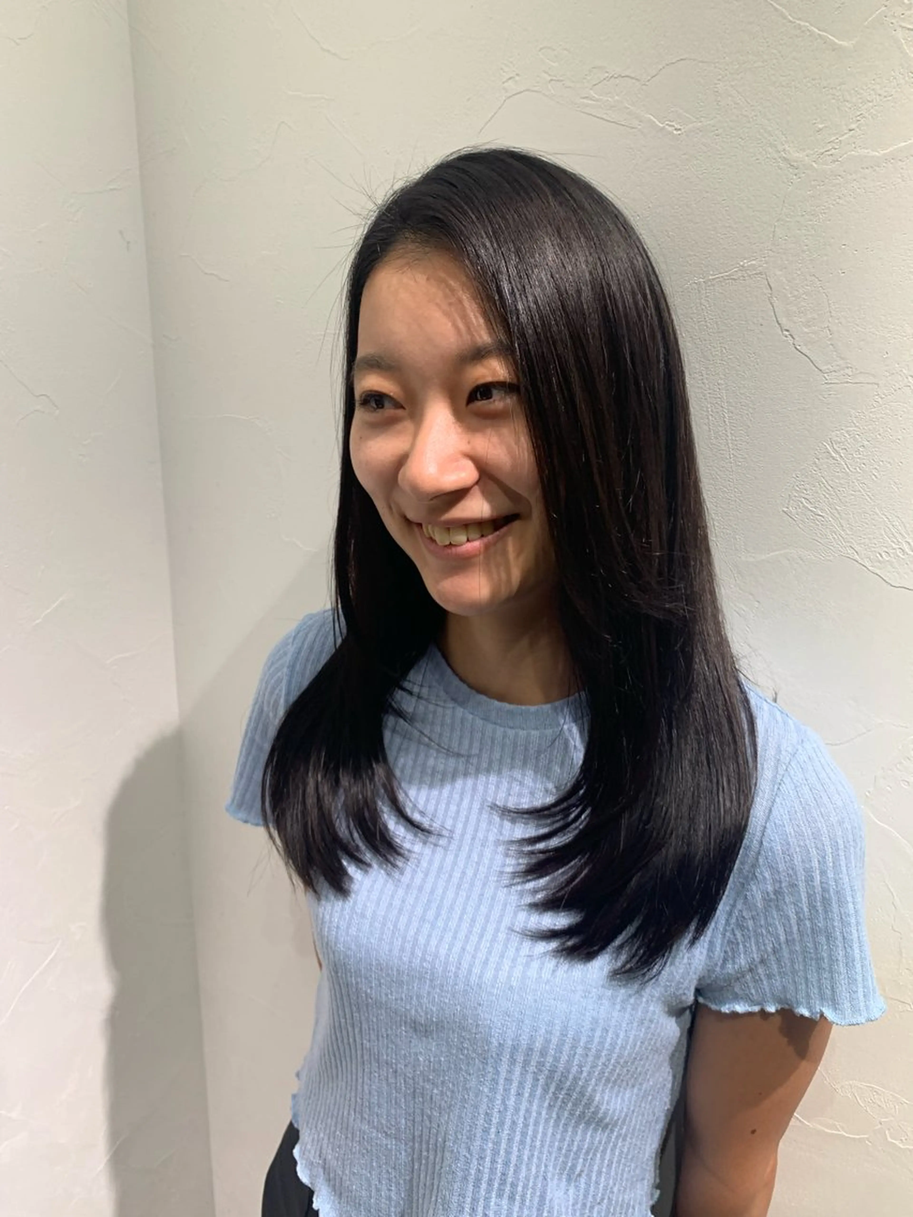 セミロング アッシュ レイヤーカット 髪質改善×艶カラー Haruのヘアスタイル