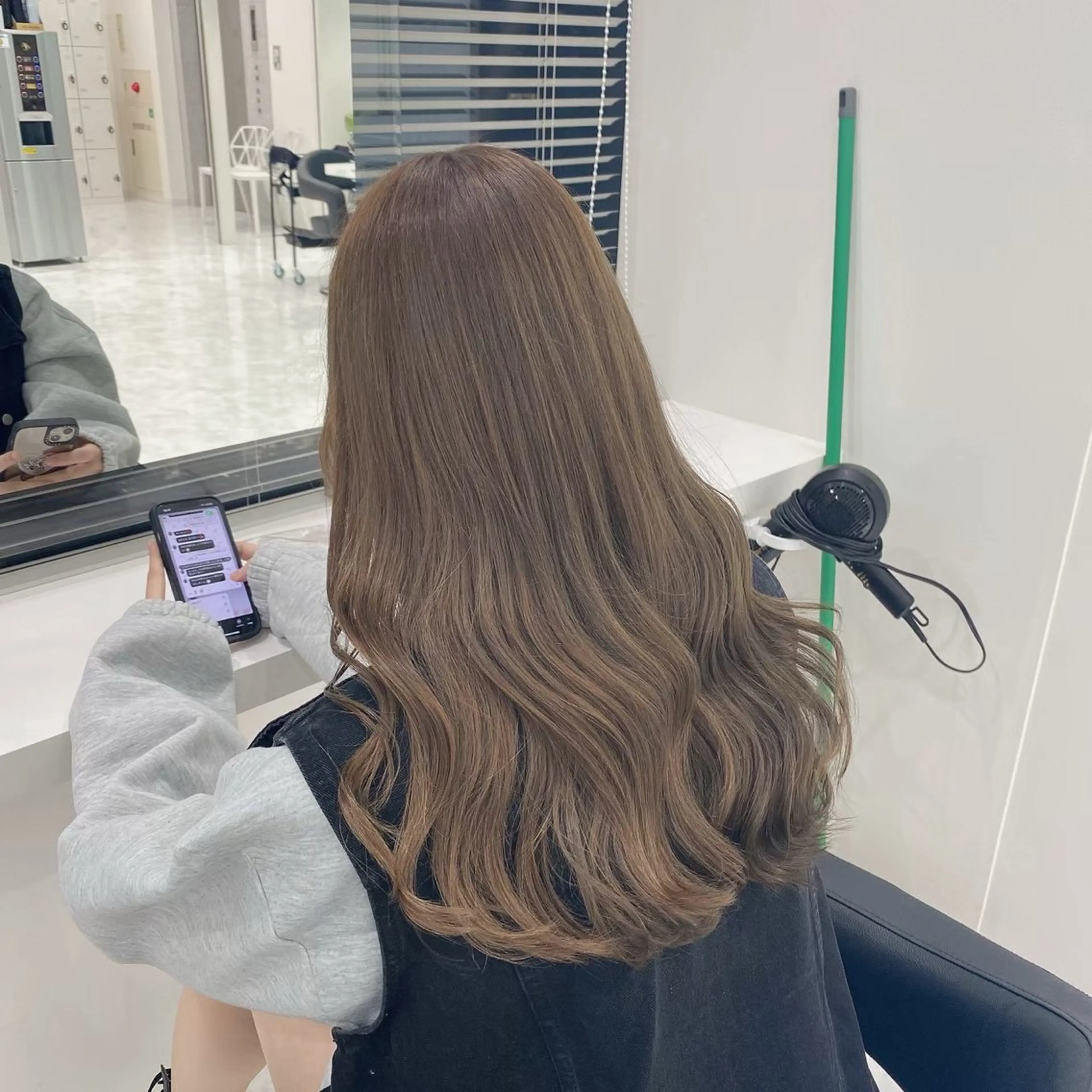 セミロング カラー 赤みなし艶カラー🍈 ユウナ🍈🤍のヘアスタイル