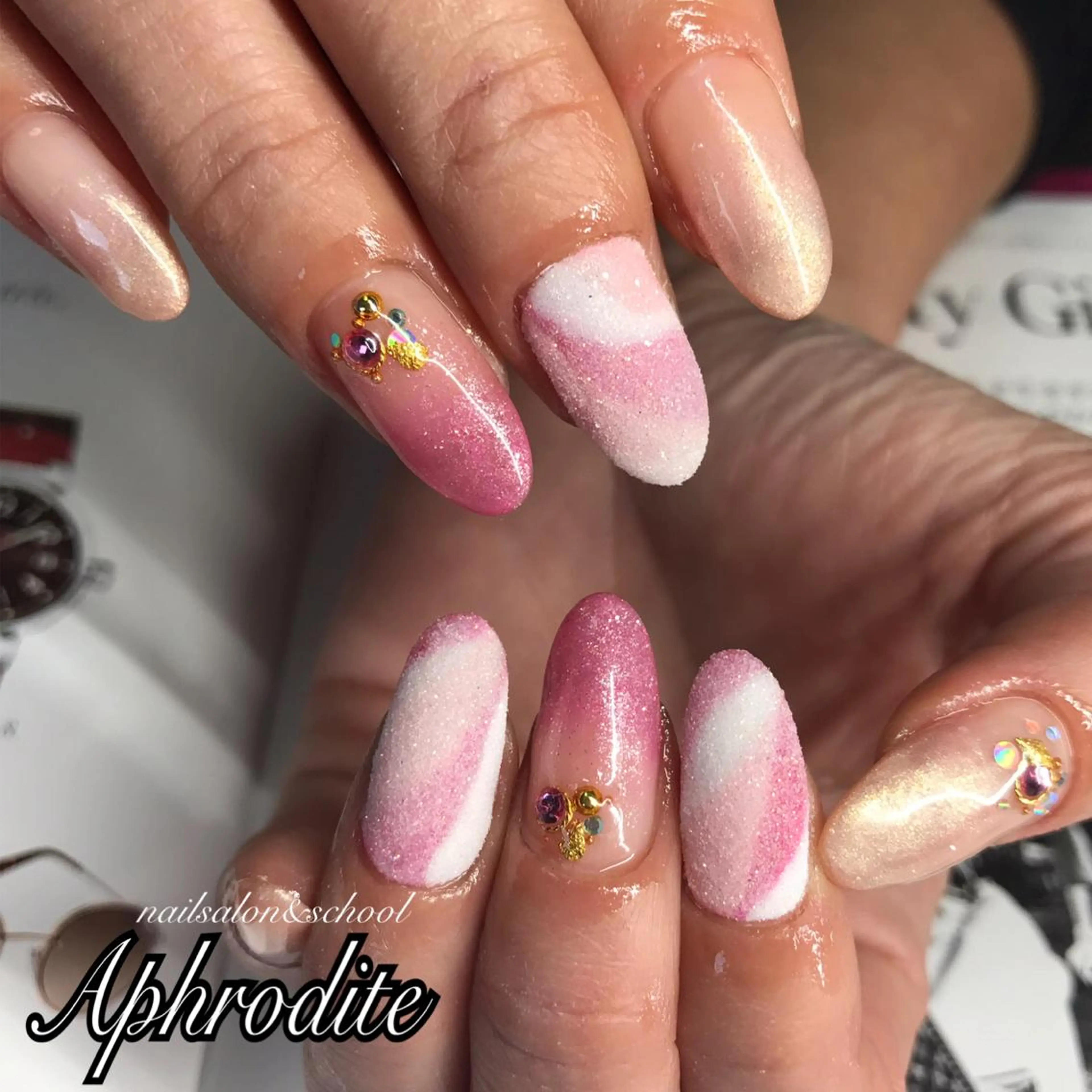 ネイル APHRODITE Nagisaのネイルデザイン