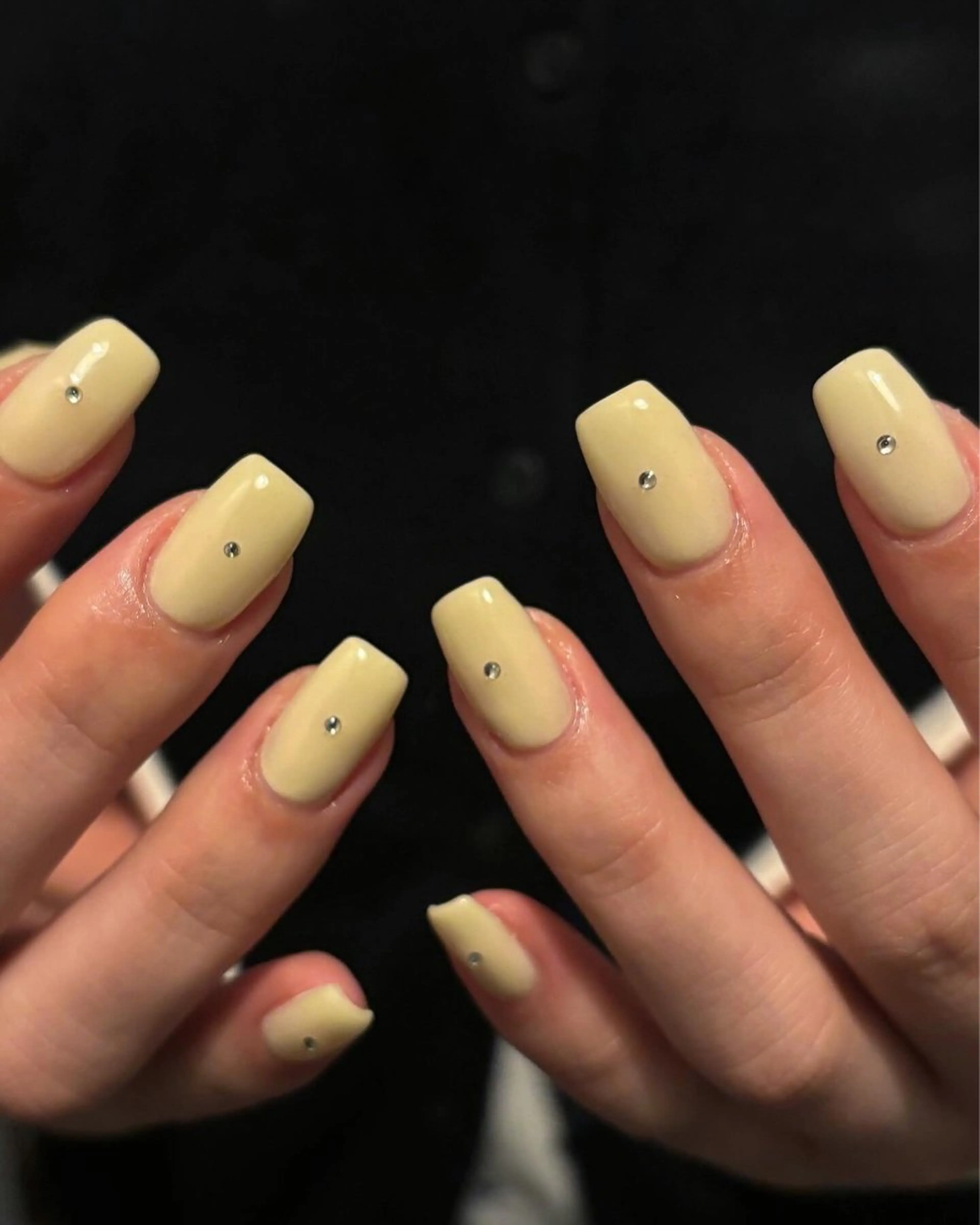 ネイル ワンカラーネイル ストーンネイル ハンドネイル sister  mohawk所属・chika ／ nailのネイルデザイン
