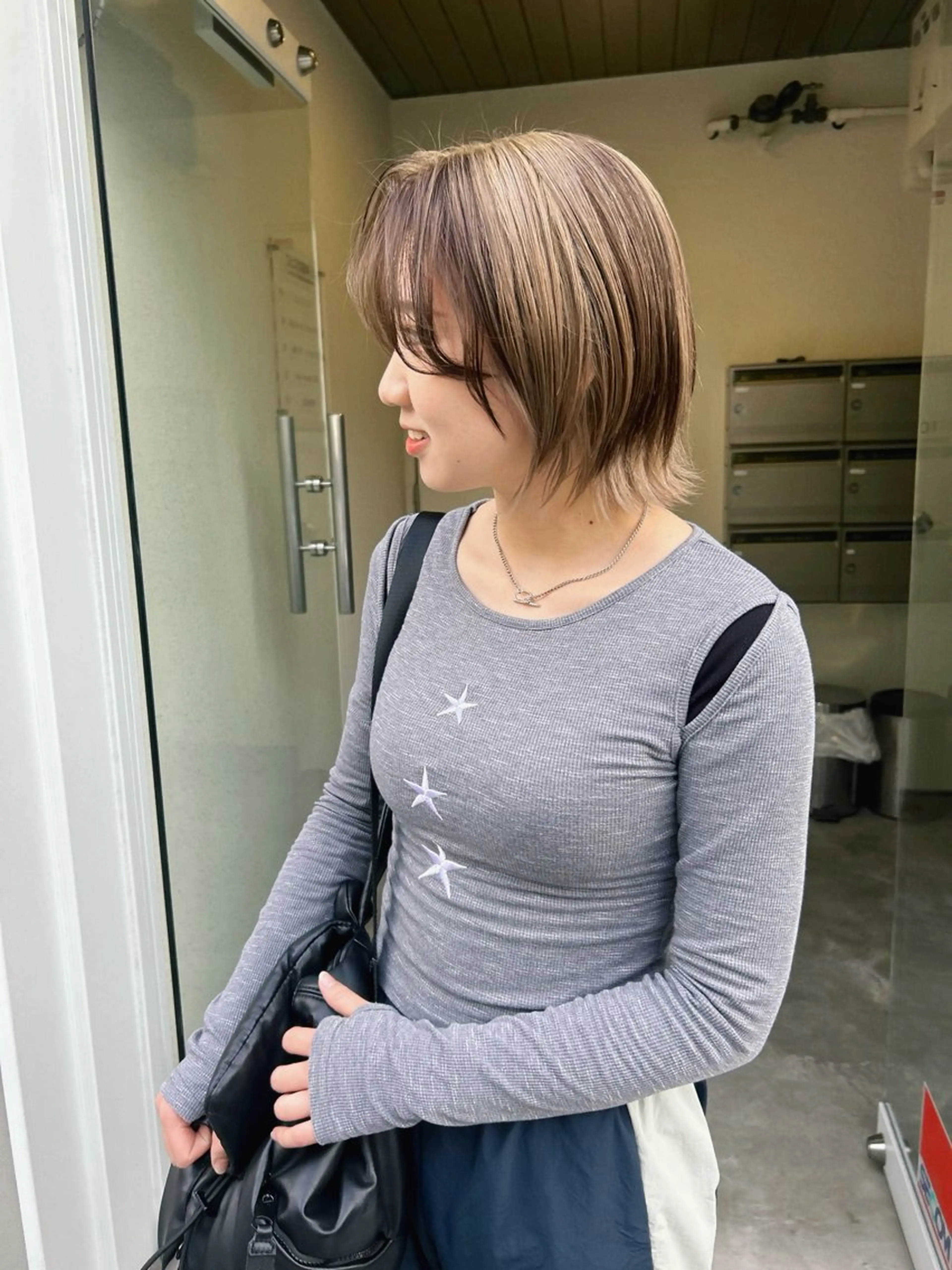 ミディアム sliver renのヘアスタイル