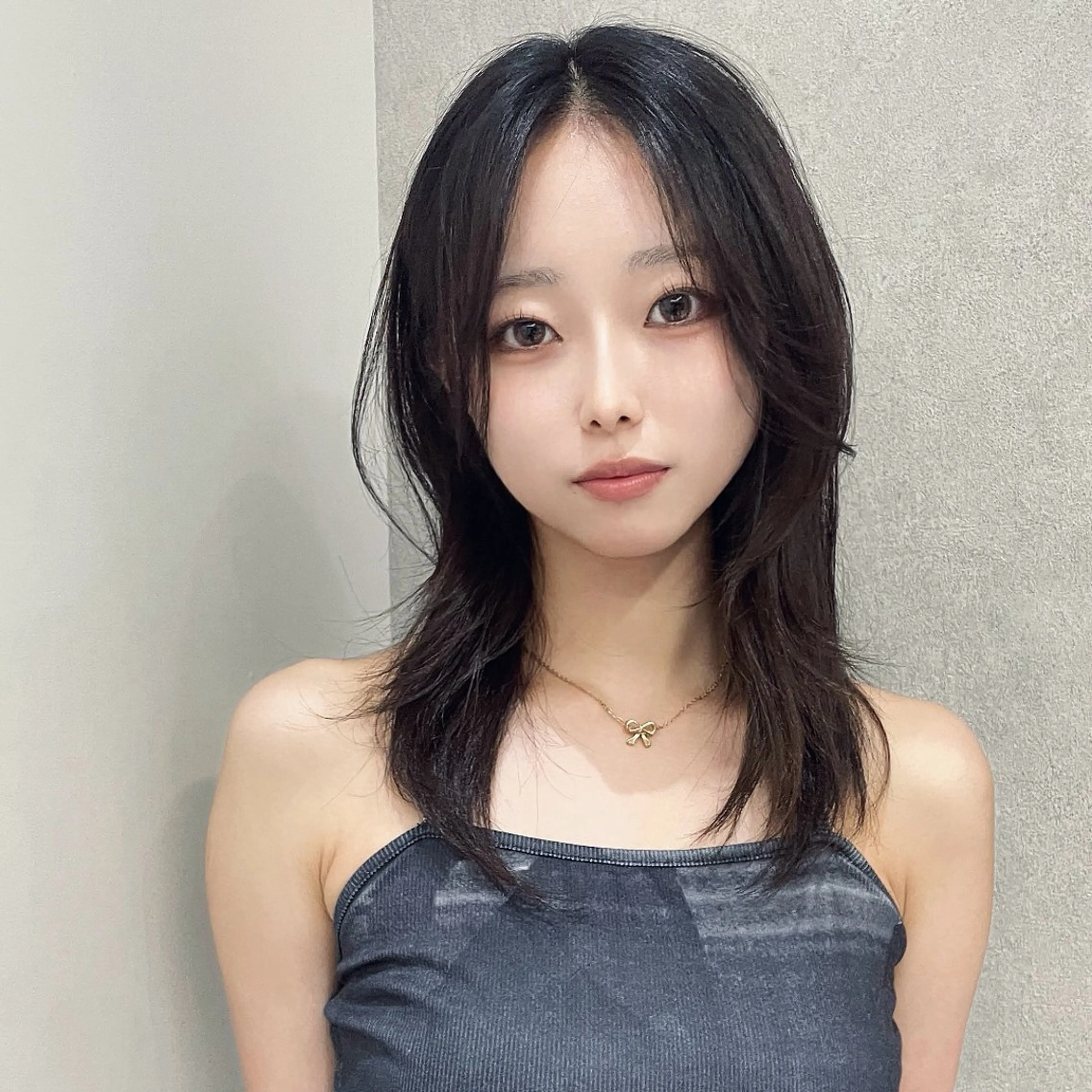 ミディアム カット ヘアカラー トリートメント ヘッドスパ ヘアセット ハッシュカット🖤 本格韓国🤍レイヤーのヘアスタイル