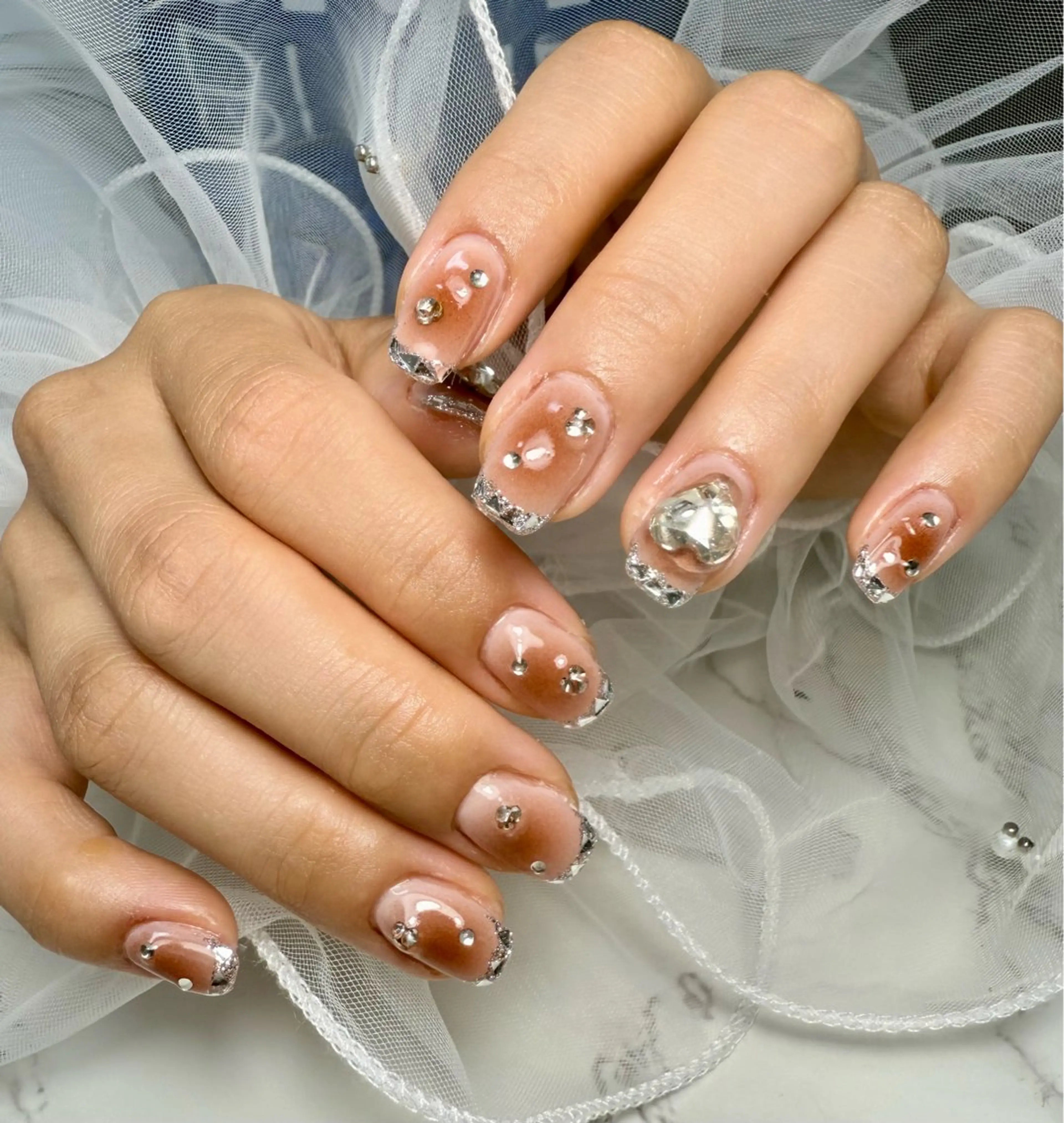 ネイル アートネイル フレンチネイル ガラスフレンチ 氷ネイル・うるうるネイル キラキラネイル M.N_ nailのネイルデザイン