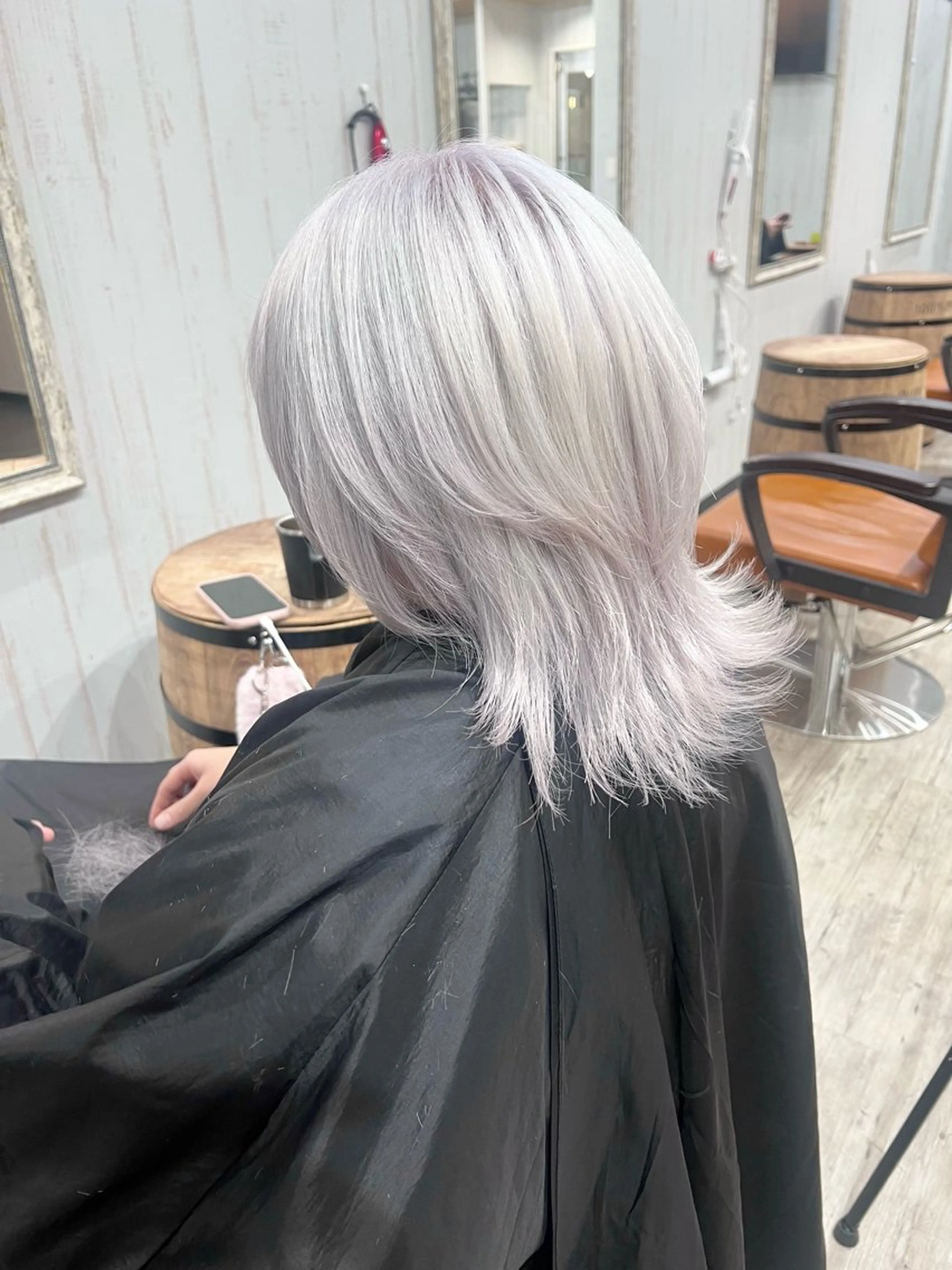 ミディアム カラー ブリーチ シルバー ホワイトシルバー ウルフカット ヘアカラー 艶髪/ハイトーン特化 店長/SHOHEIのヘアスタイル